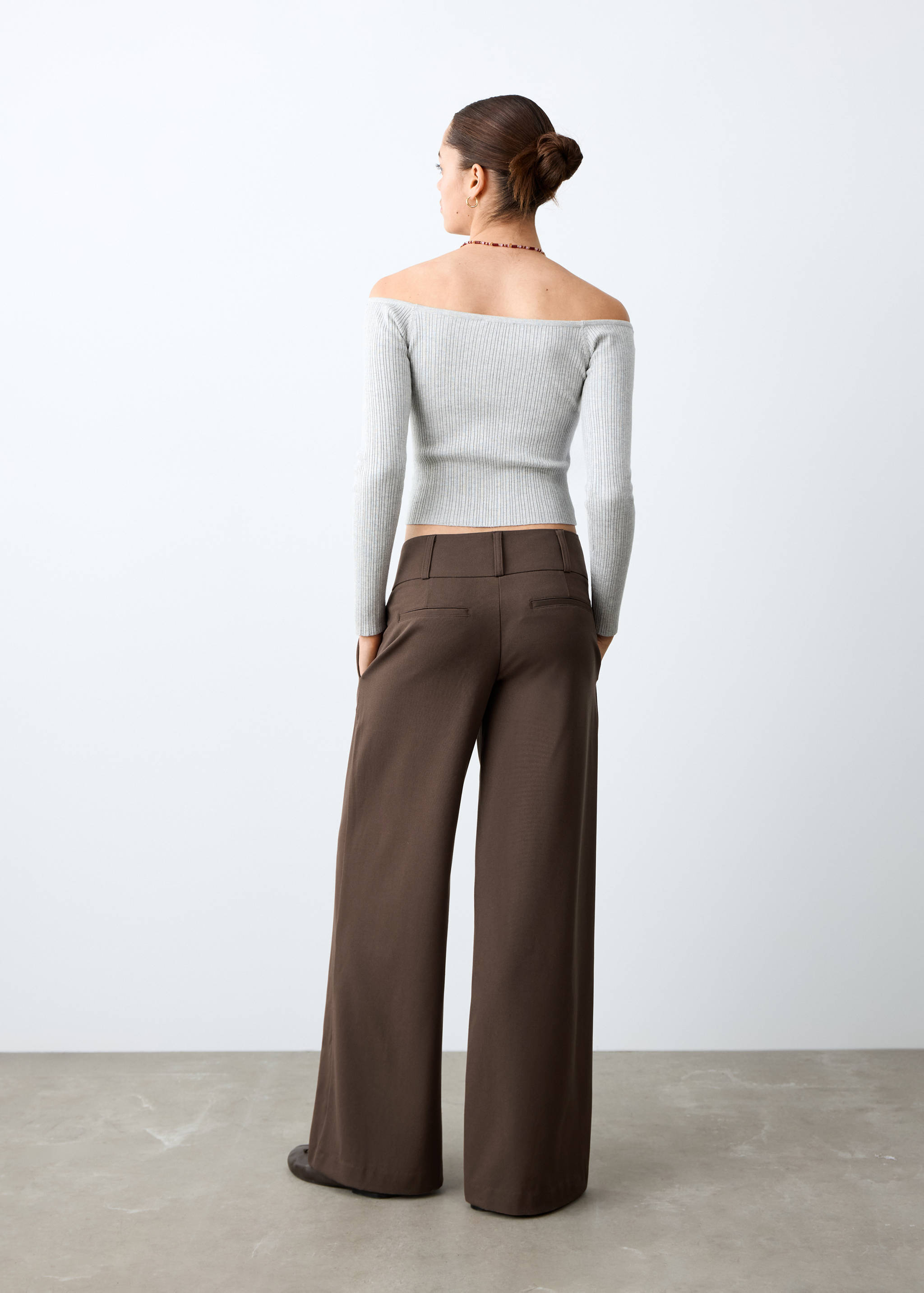 Straight-fit suit trousers - Reverse of the article