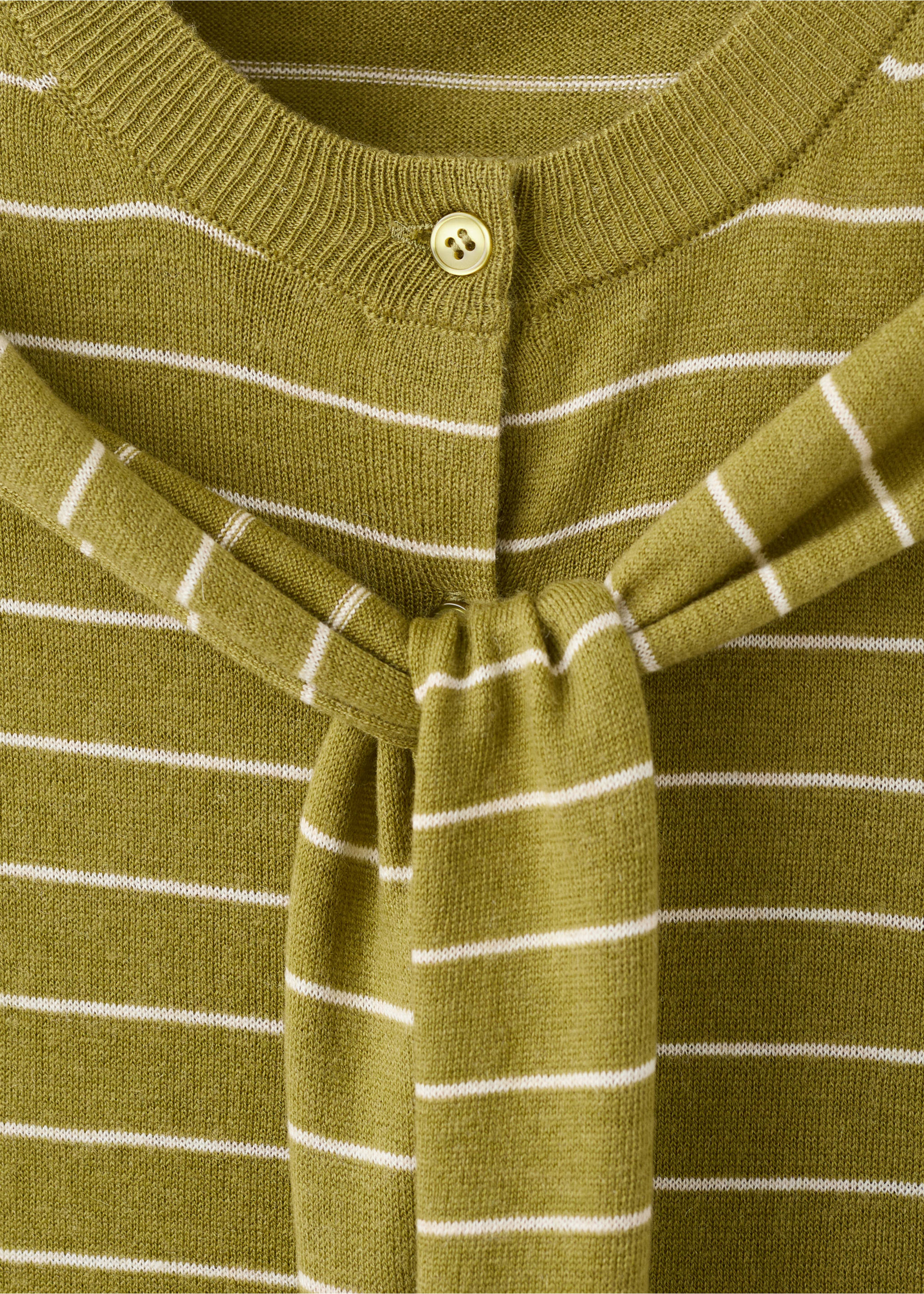 Jersey-knit waistcoat - Details of the article 8, Olive Green. Ref: 27072540-00.