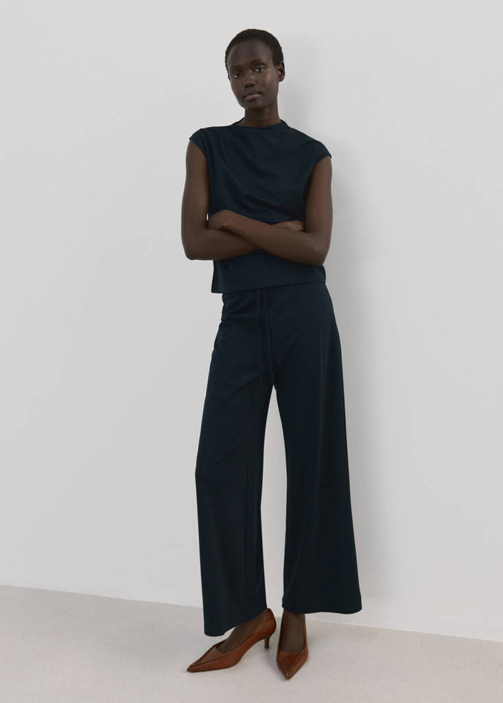 Straight-fit trousers with elastic waist — Navy