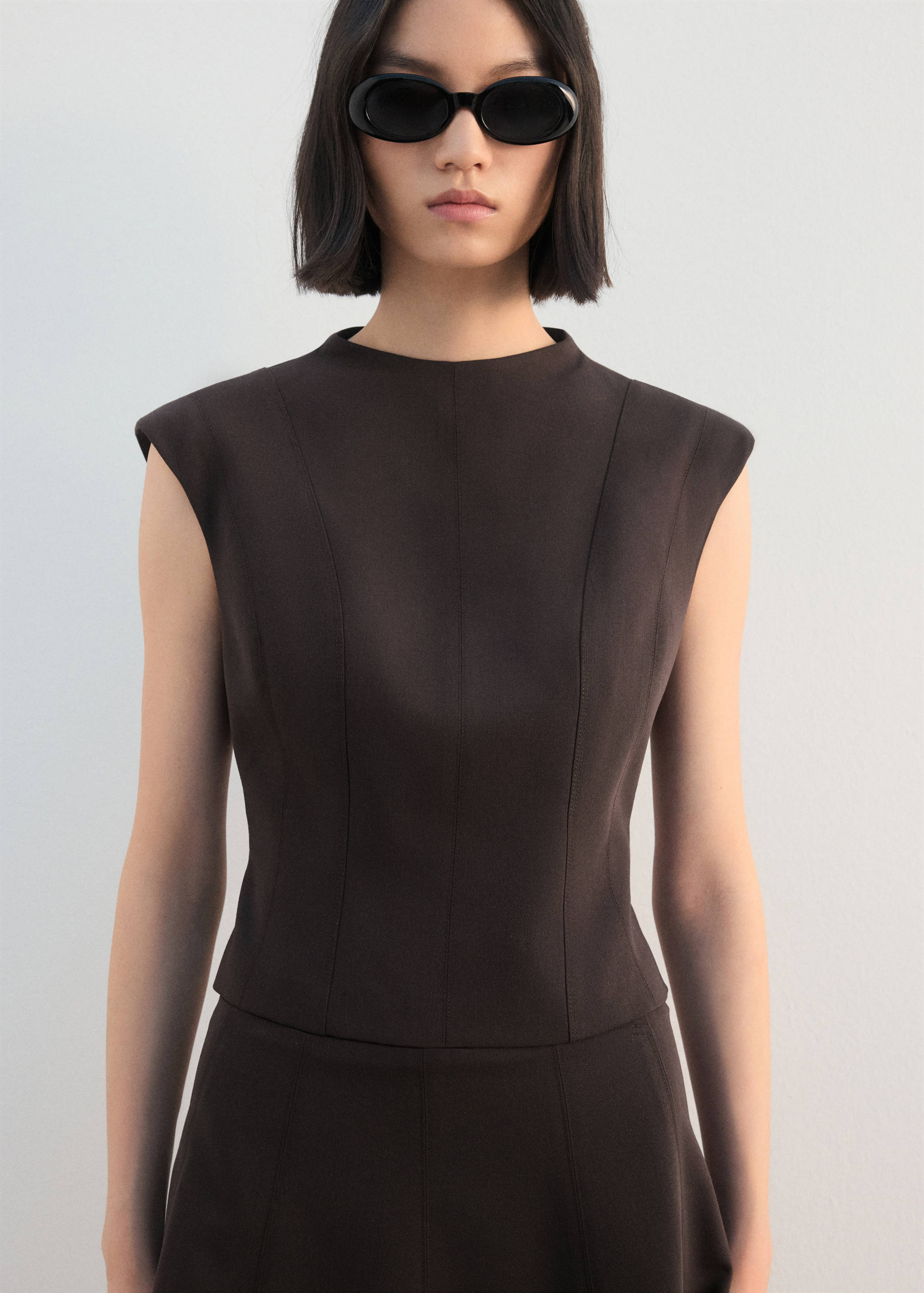 Getailleerde top met brede schouderbandjes - Middenvlak