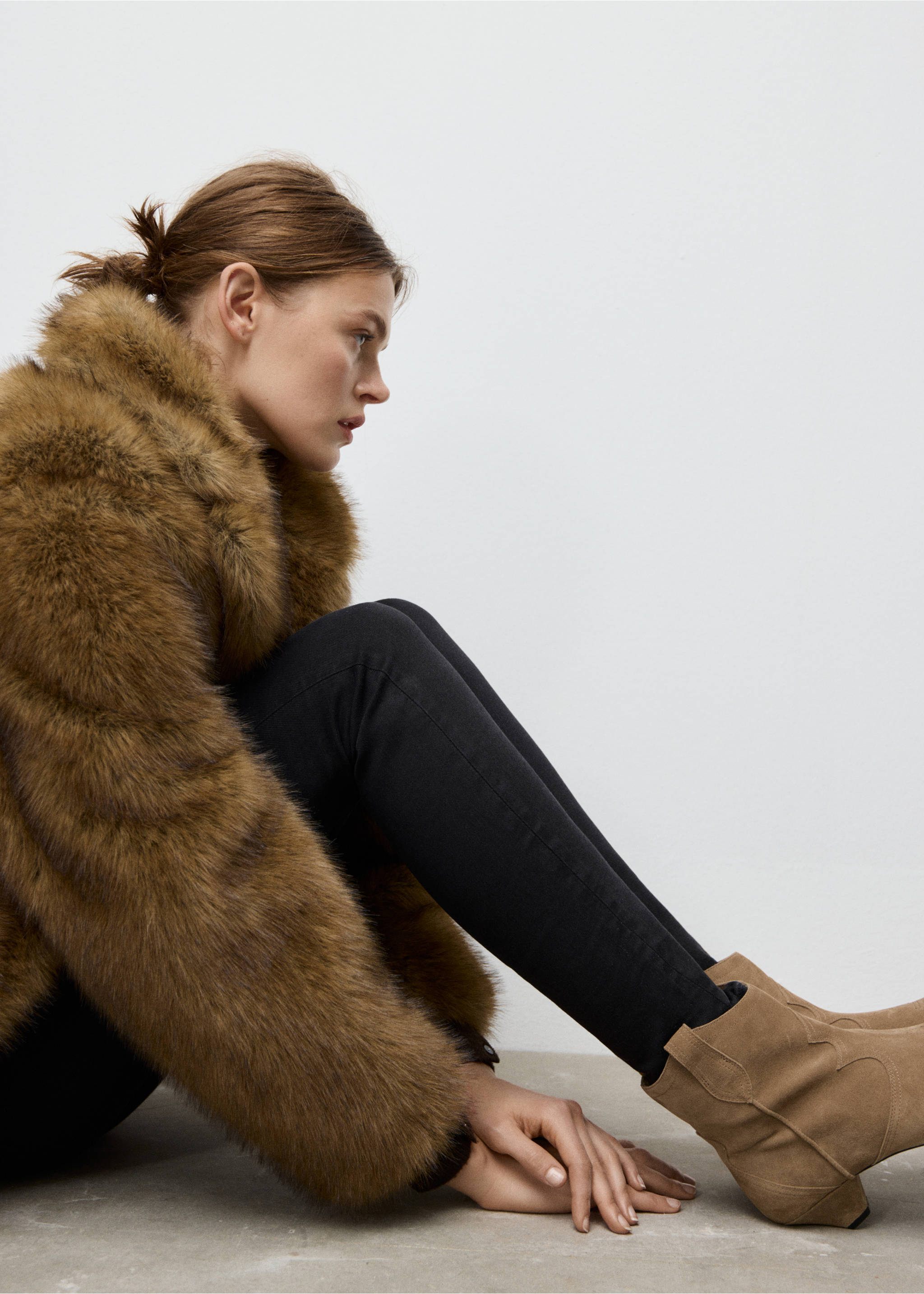 Botín serraje tacón kitten - Plano general, Arena. Ref: 27072547-00.