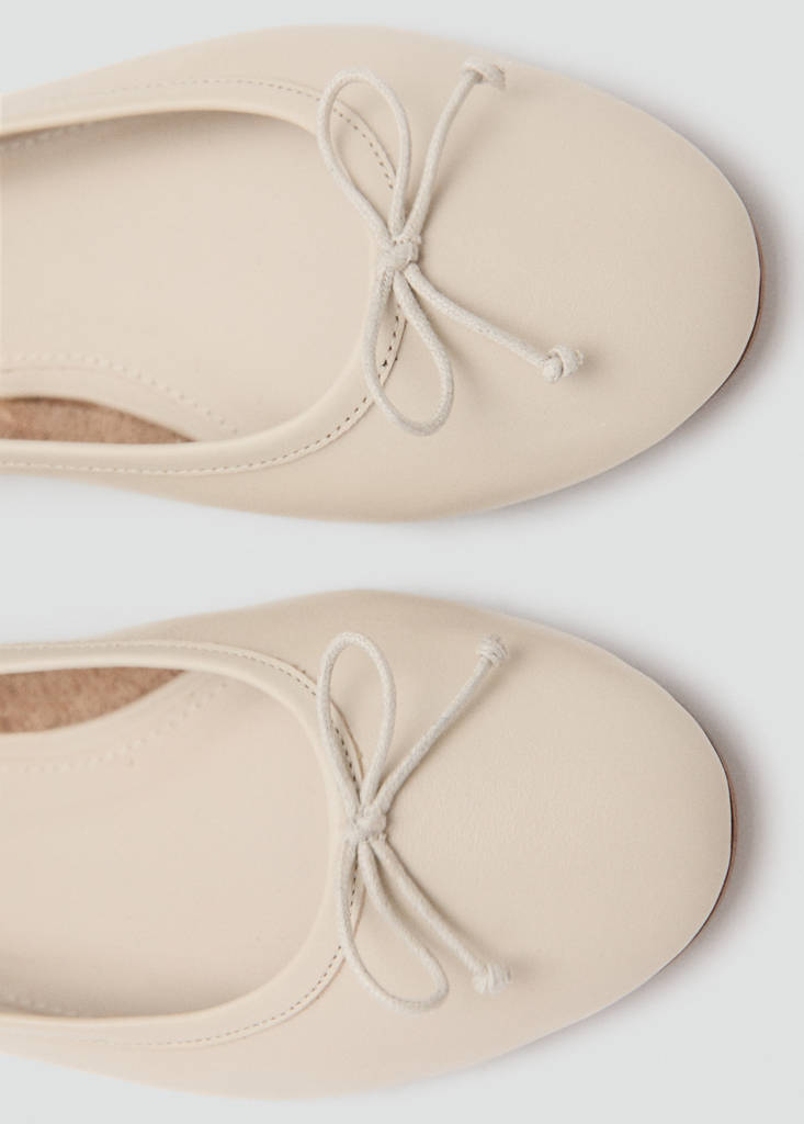 Leather ballet flats with bow — White
