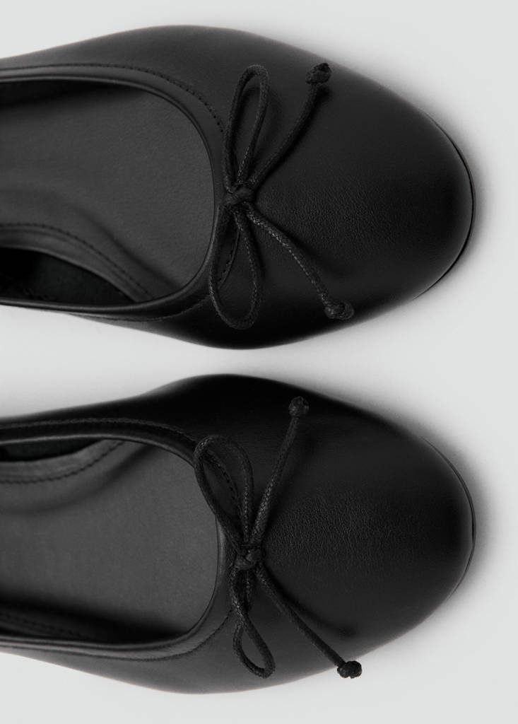 Leather ballet flats with bow — Black