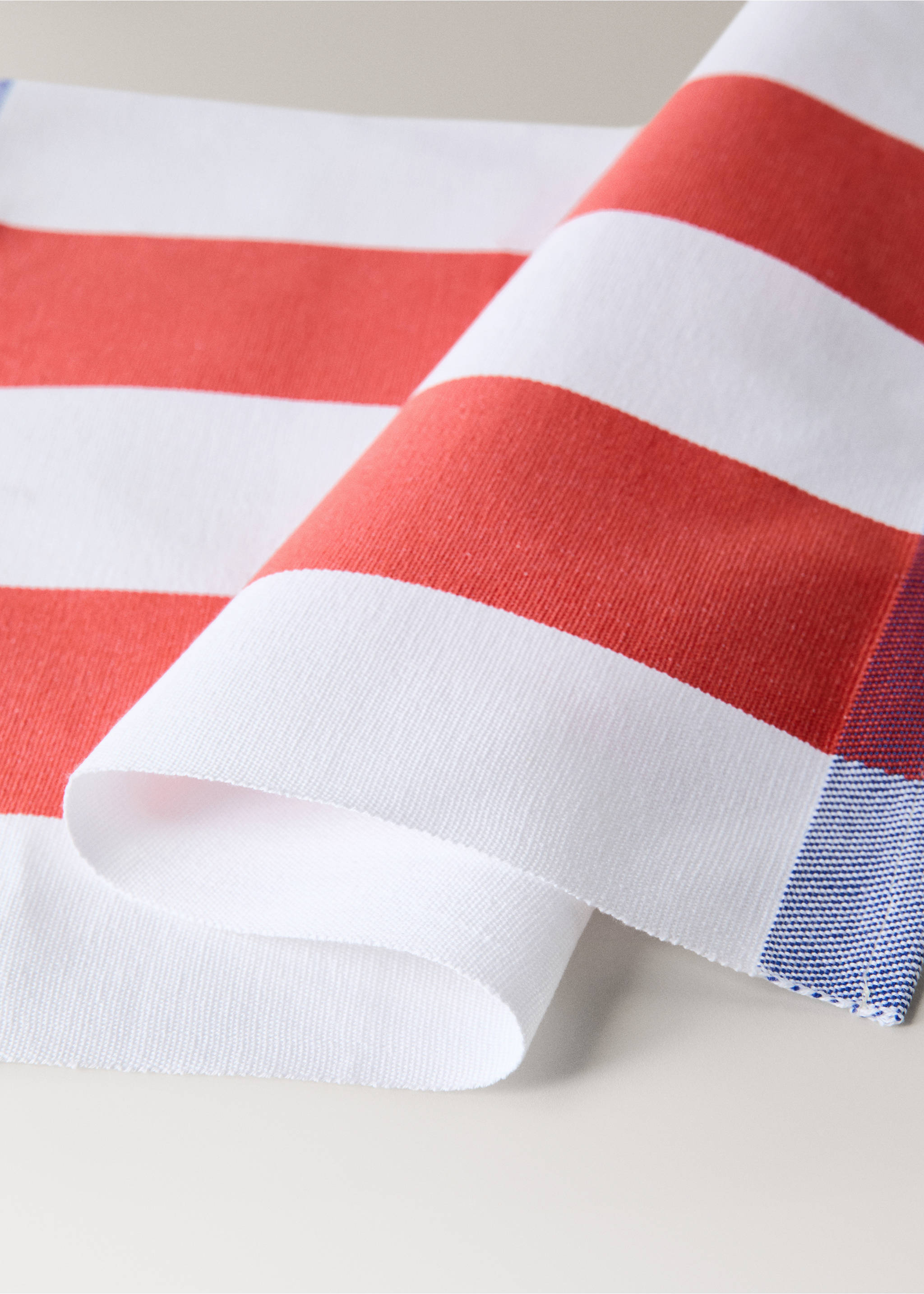 100% cotton striped printed placemats - Details of the article 1, Red. Ref: 27072553-00.