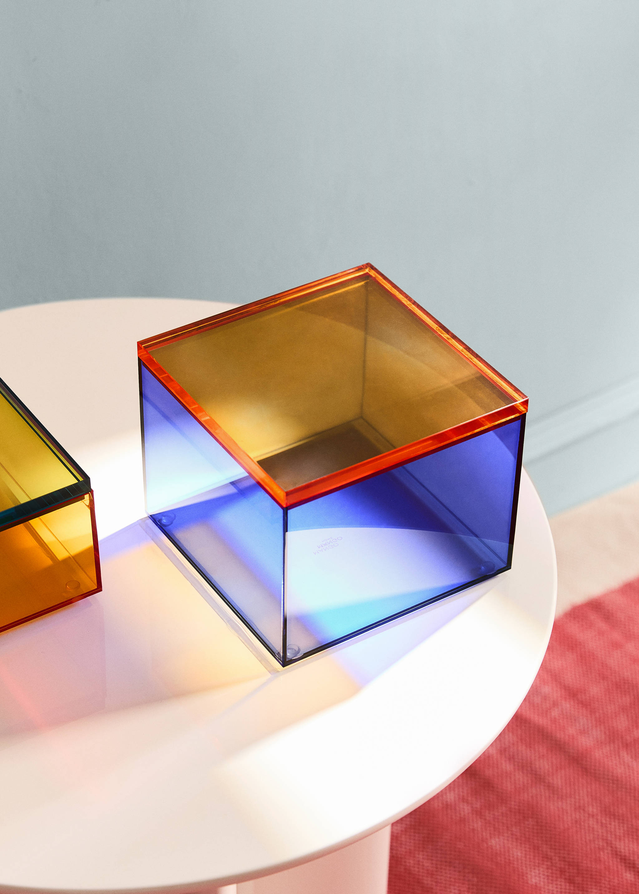 Zweifarbige Acrylbox, mittelgroß - Allgemeine Ansicht