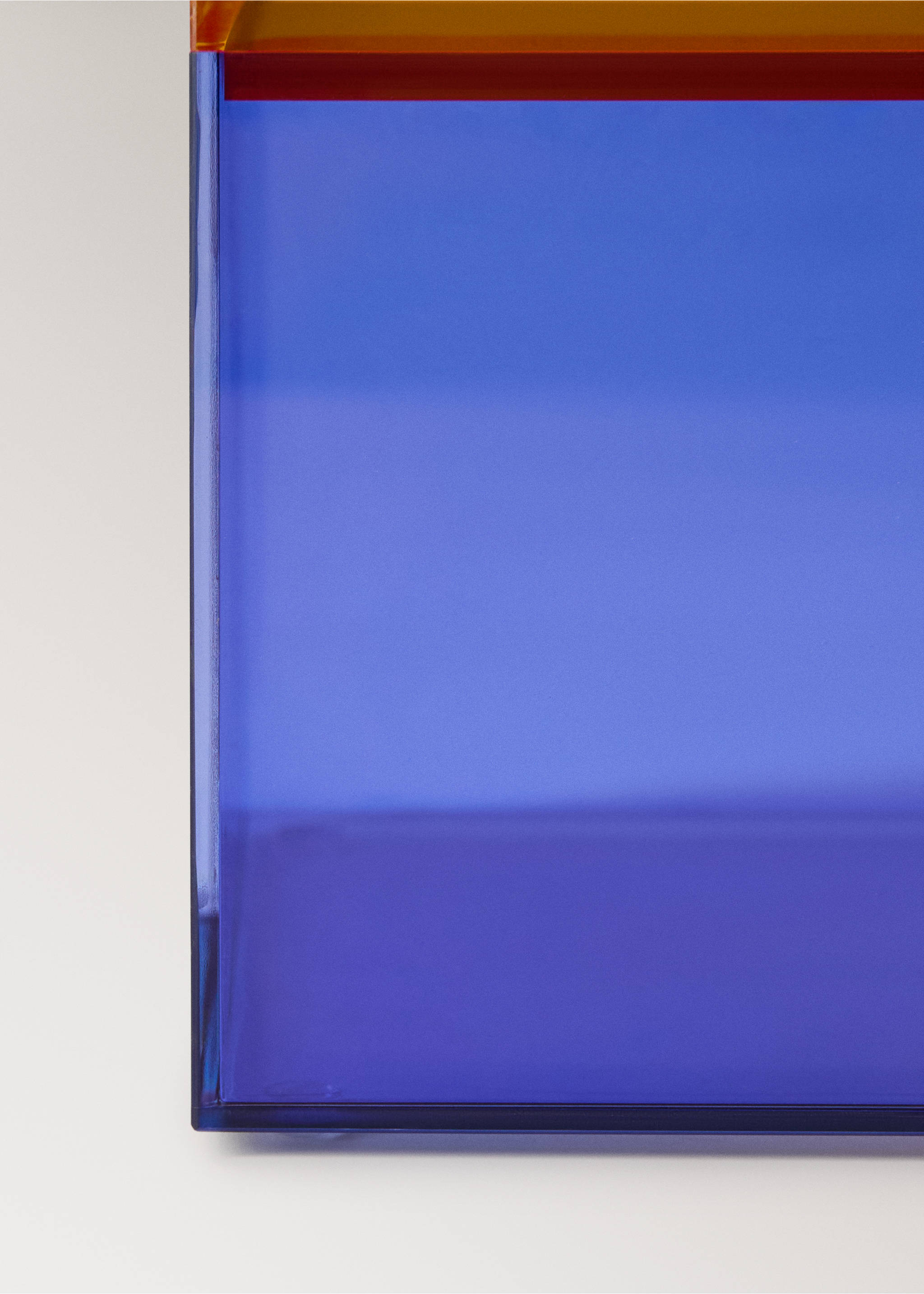 Medium two-tone acrylic box - Details of the article 2, Ink Blue. Ref: 27072895-00.