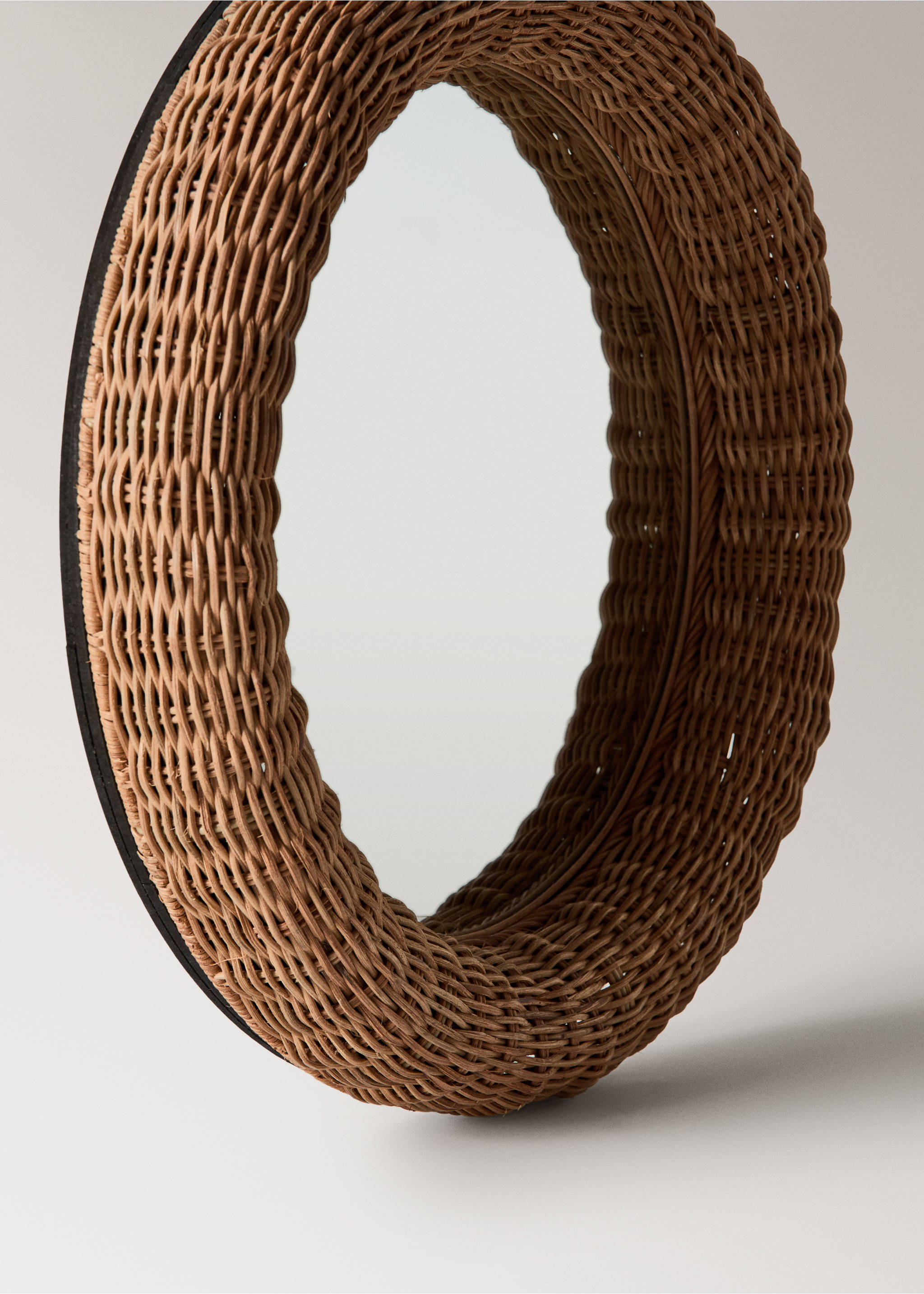 Дзеркало з ротанговою оправою - Детальніше про товар 1, Коричневий. Ref: 27072897-00.