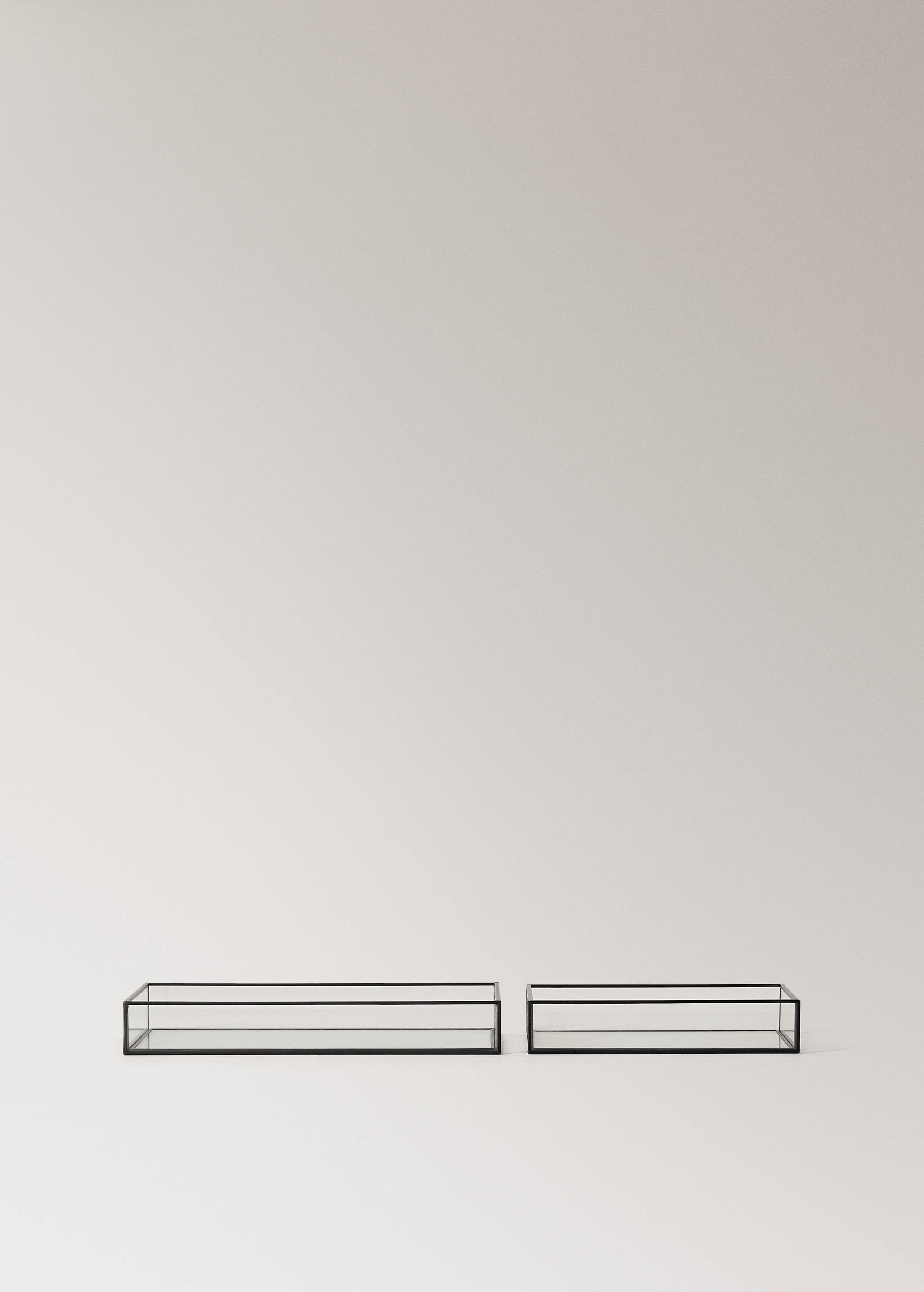 Small decorative glass and metal tray - Details of the article 3