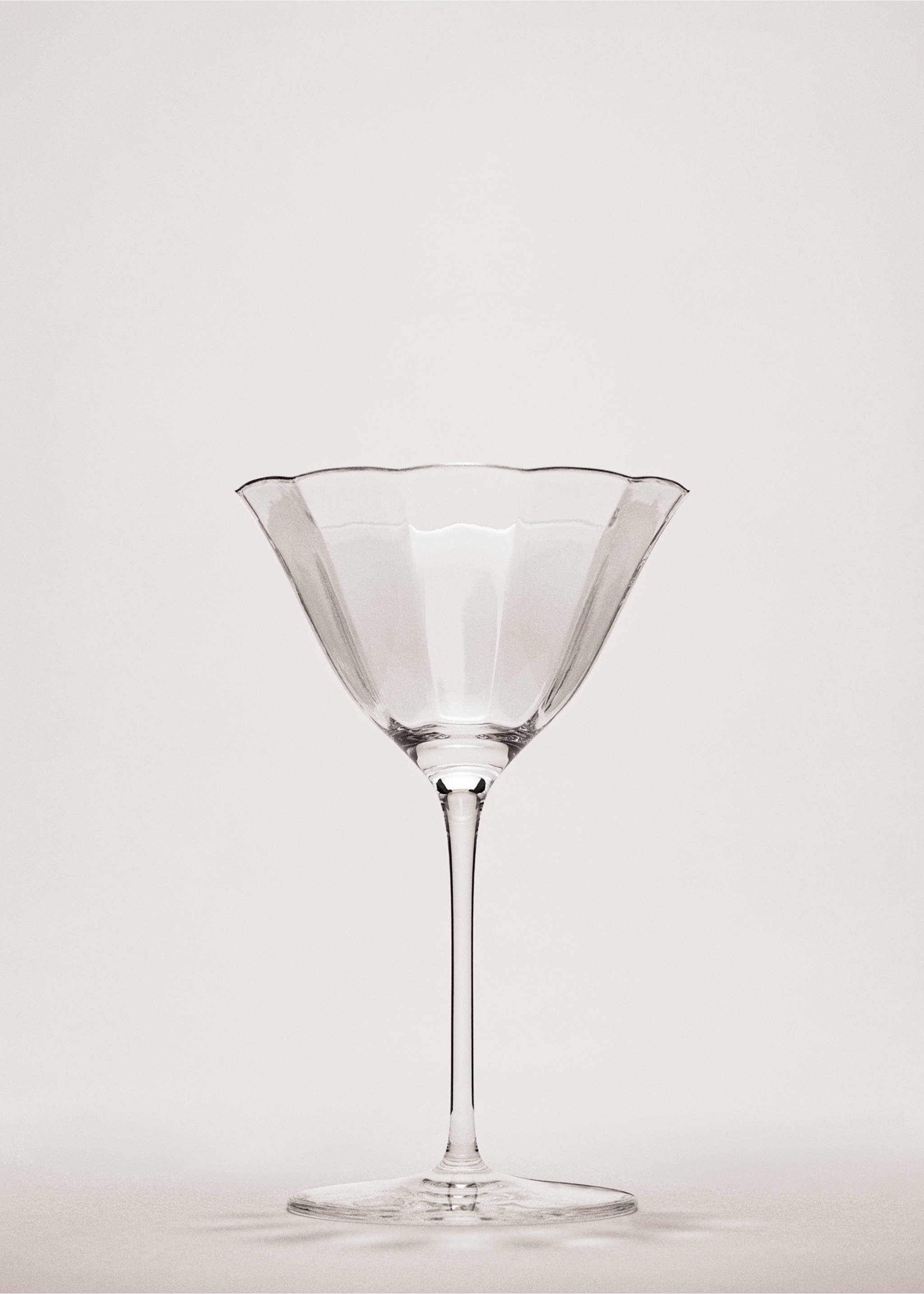 Verre en borosilicate forme ondulée, petit modèle - Plan général, Gris glacé. Ref: 27072906-00.