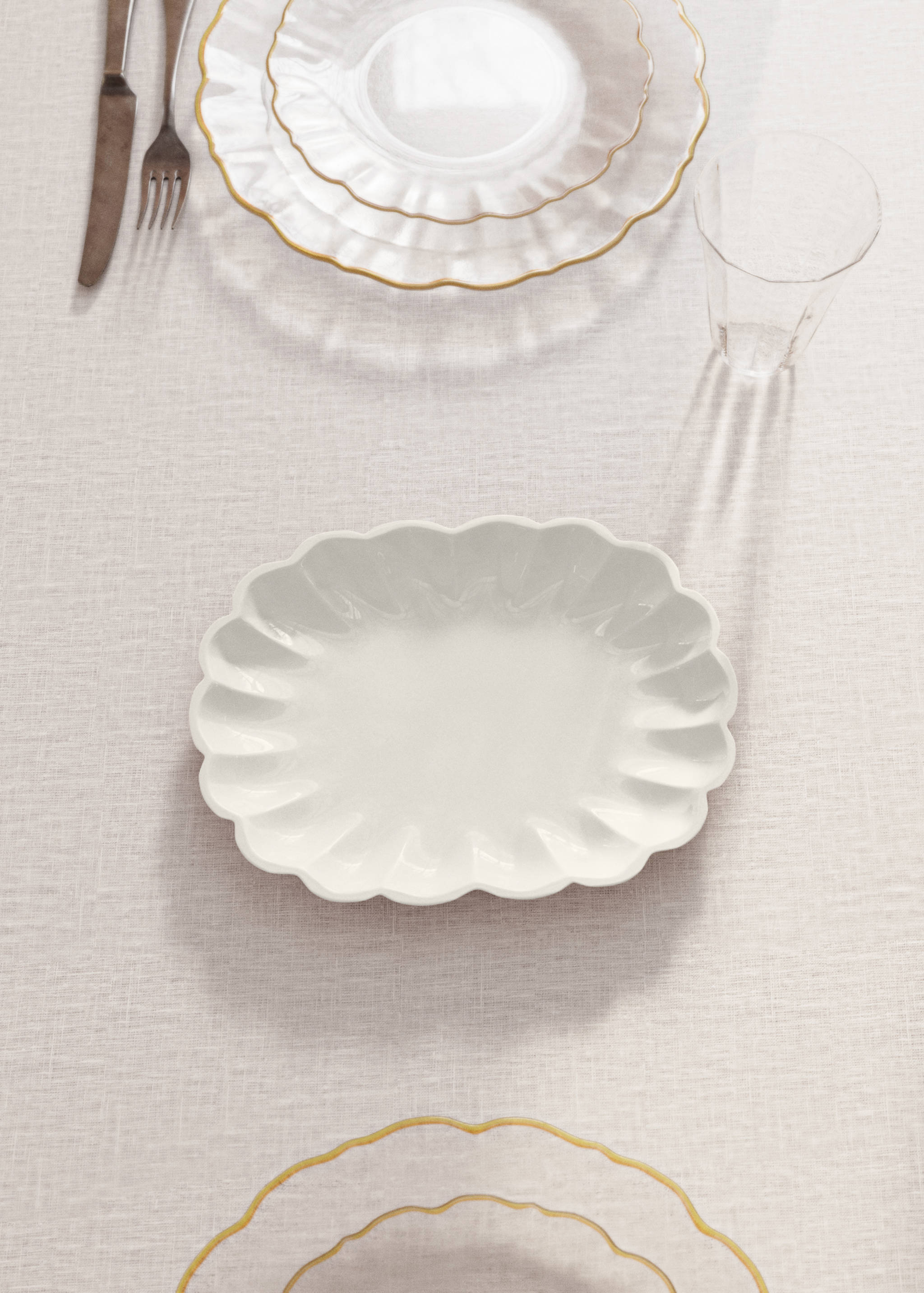 Plat en acier avec bord arrondi - Plan général