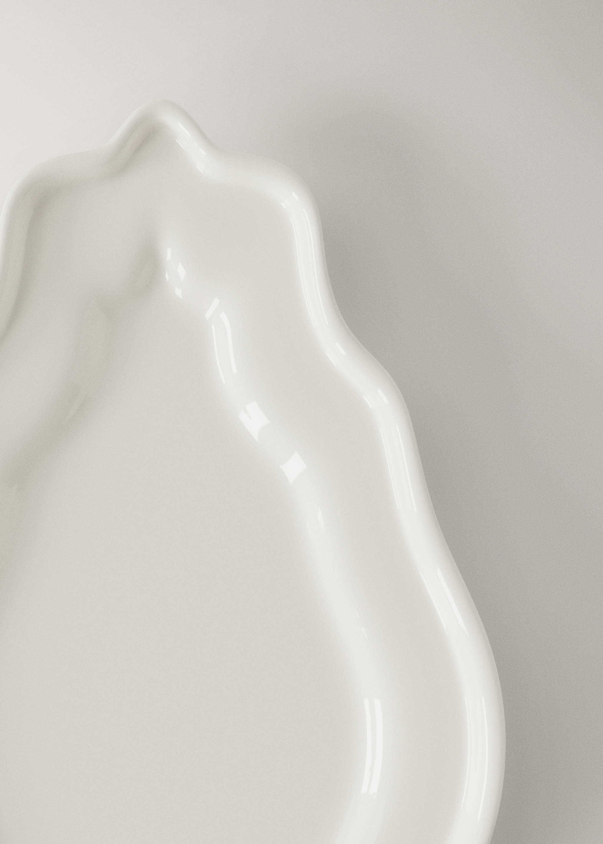 Schale aus Stahl mit reliefartigen Rändern - Detail des Artikels 1