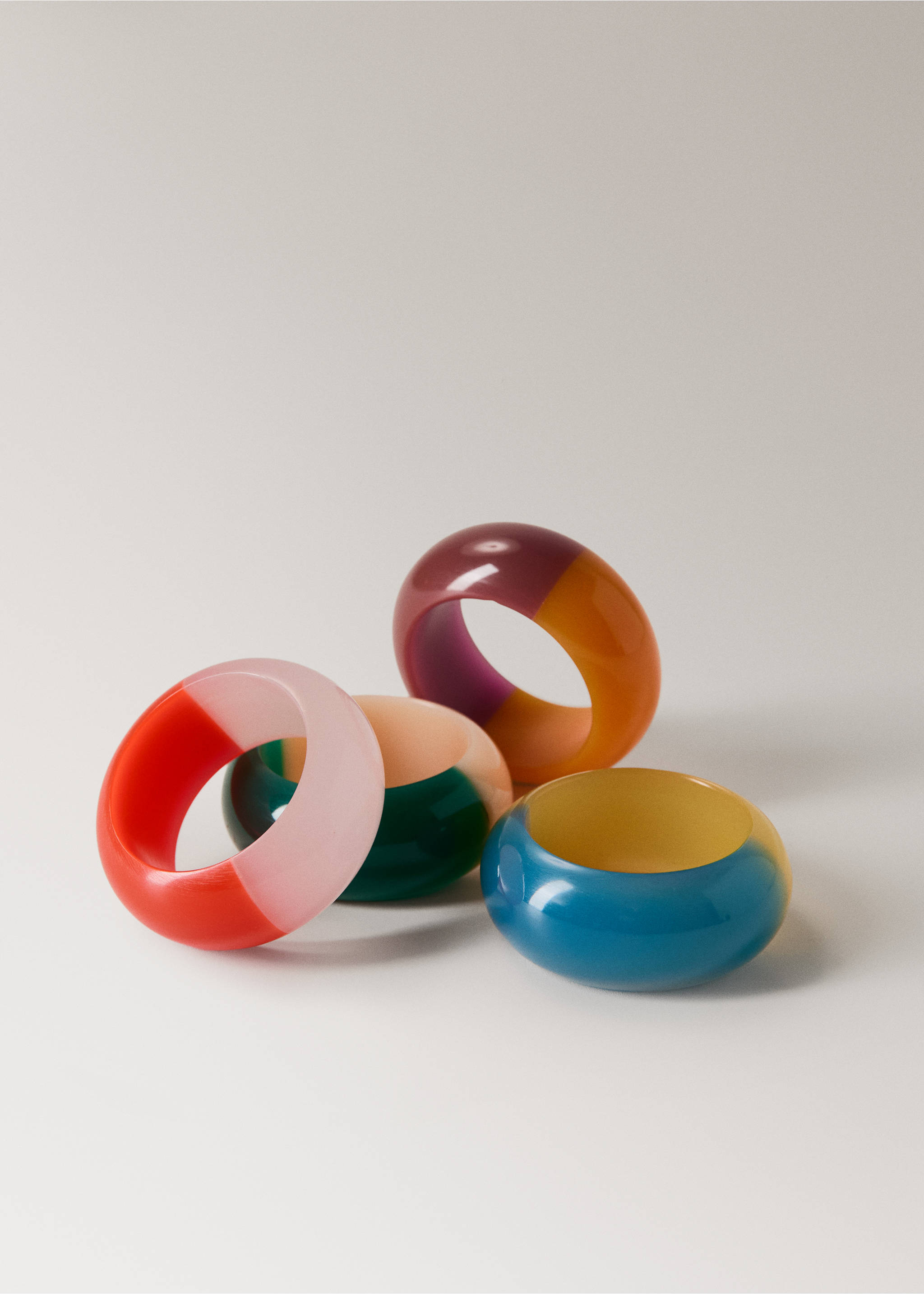 Bicolour resin napkin holders - Details of the article 1, Orange. Ref: 27072913-00.