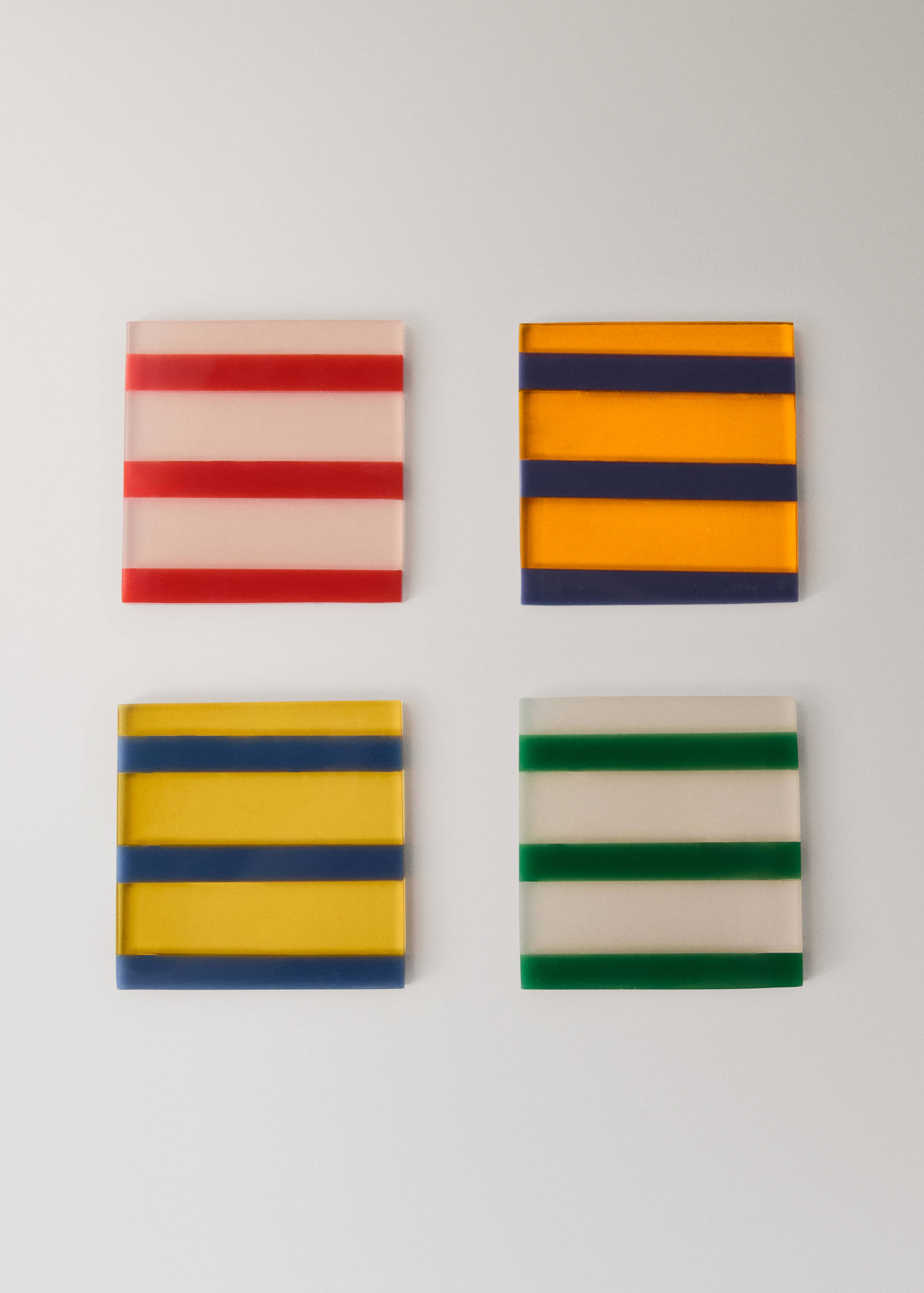 Set of resin coasters with colour stripes - Article without model