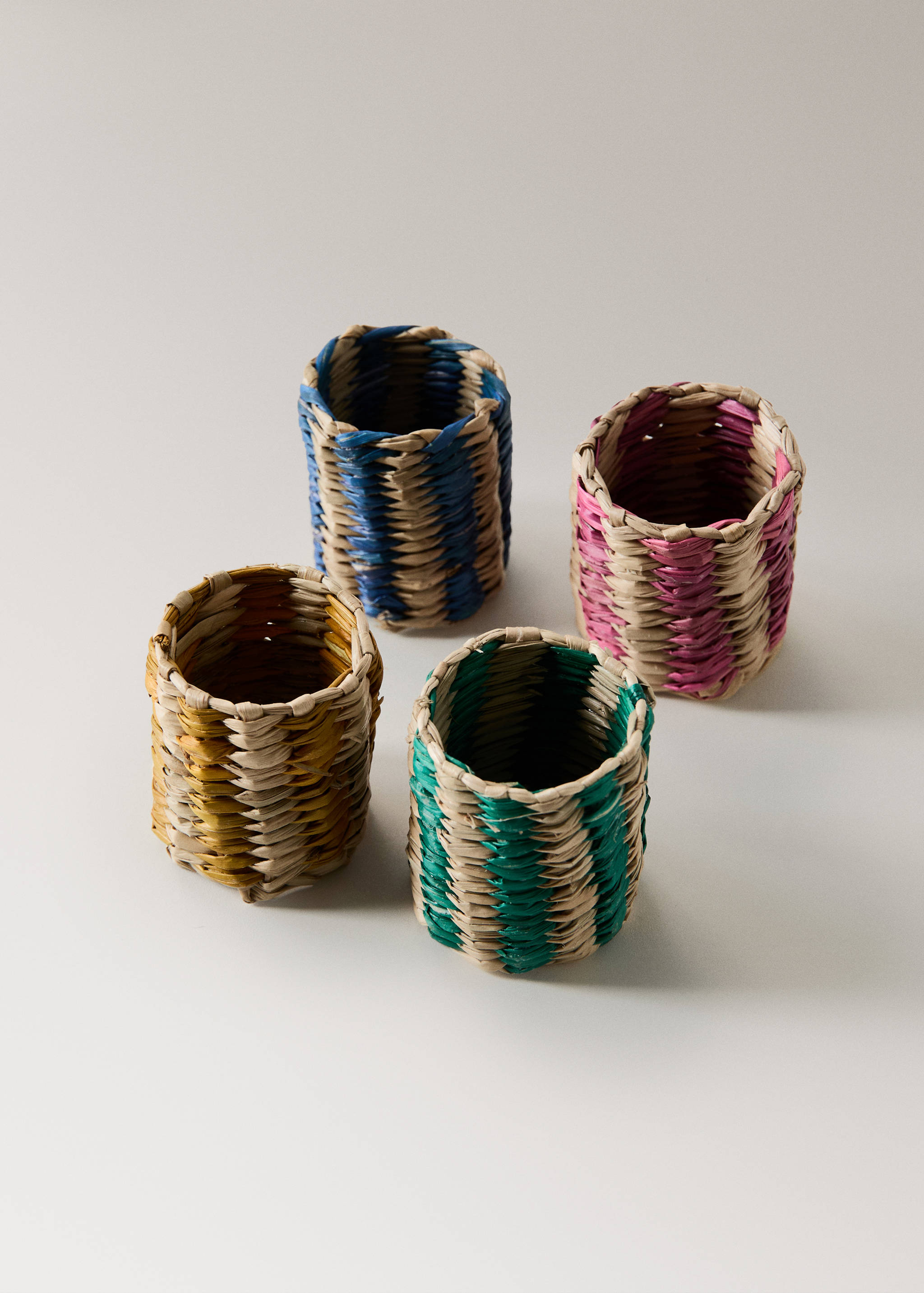 Seagrass napkin ring set in assorted colours - Details of the article 3