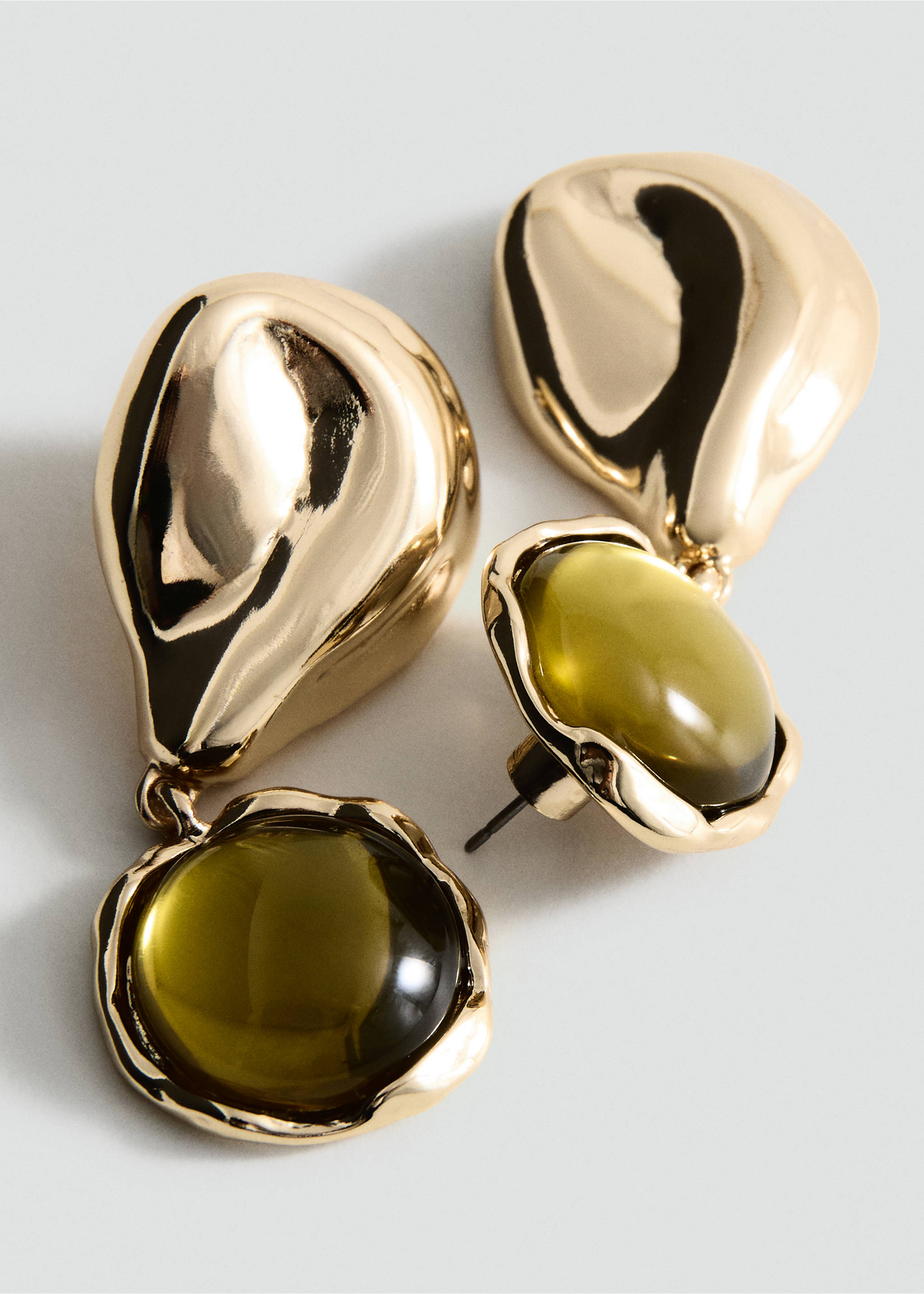 Mixed resin earrings - Details of the article 1, Gold. Ref: 27072922-00.