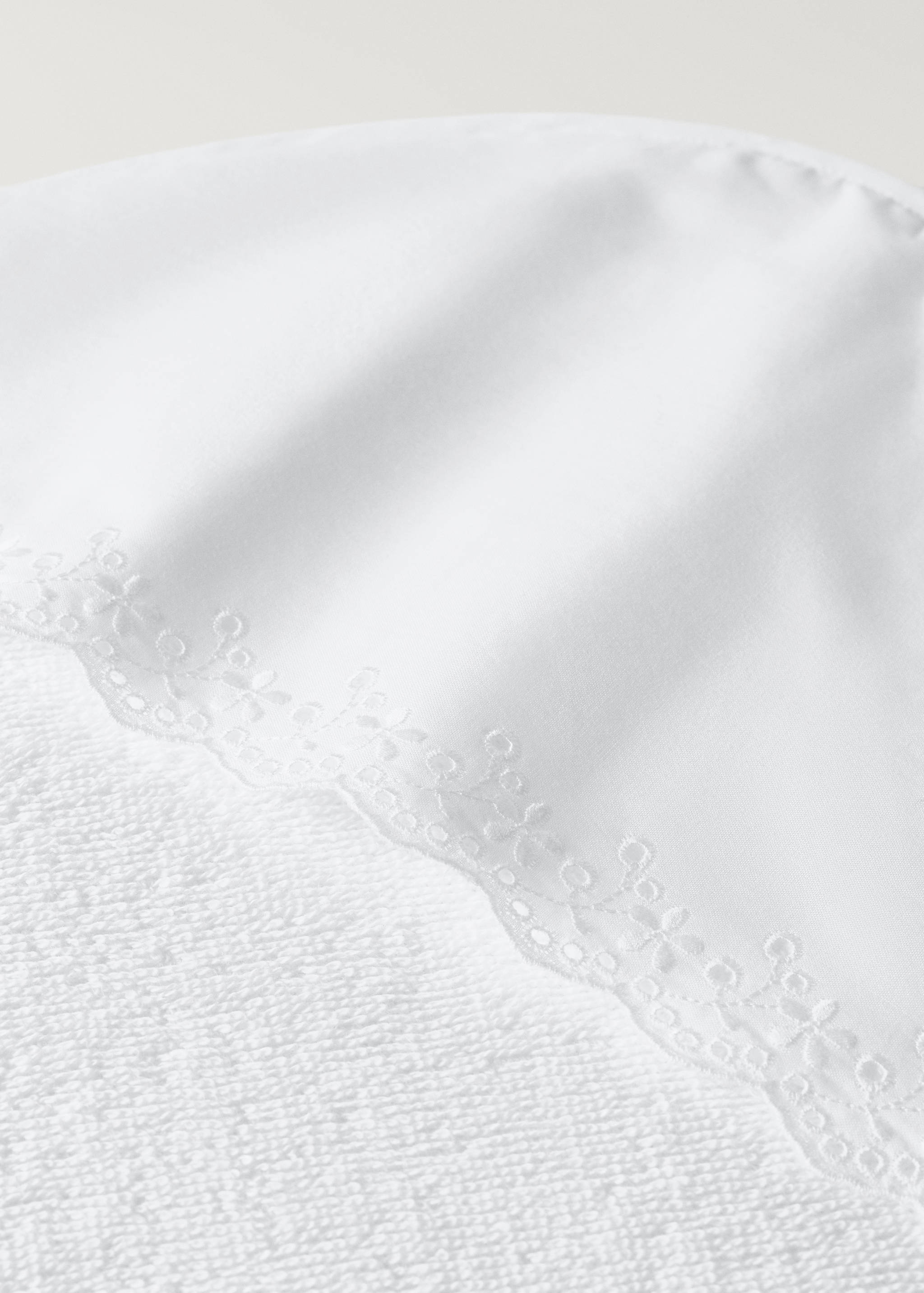 Drap de bain enfant à capuche broderie à fleurs - Détail de l'article 2