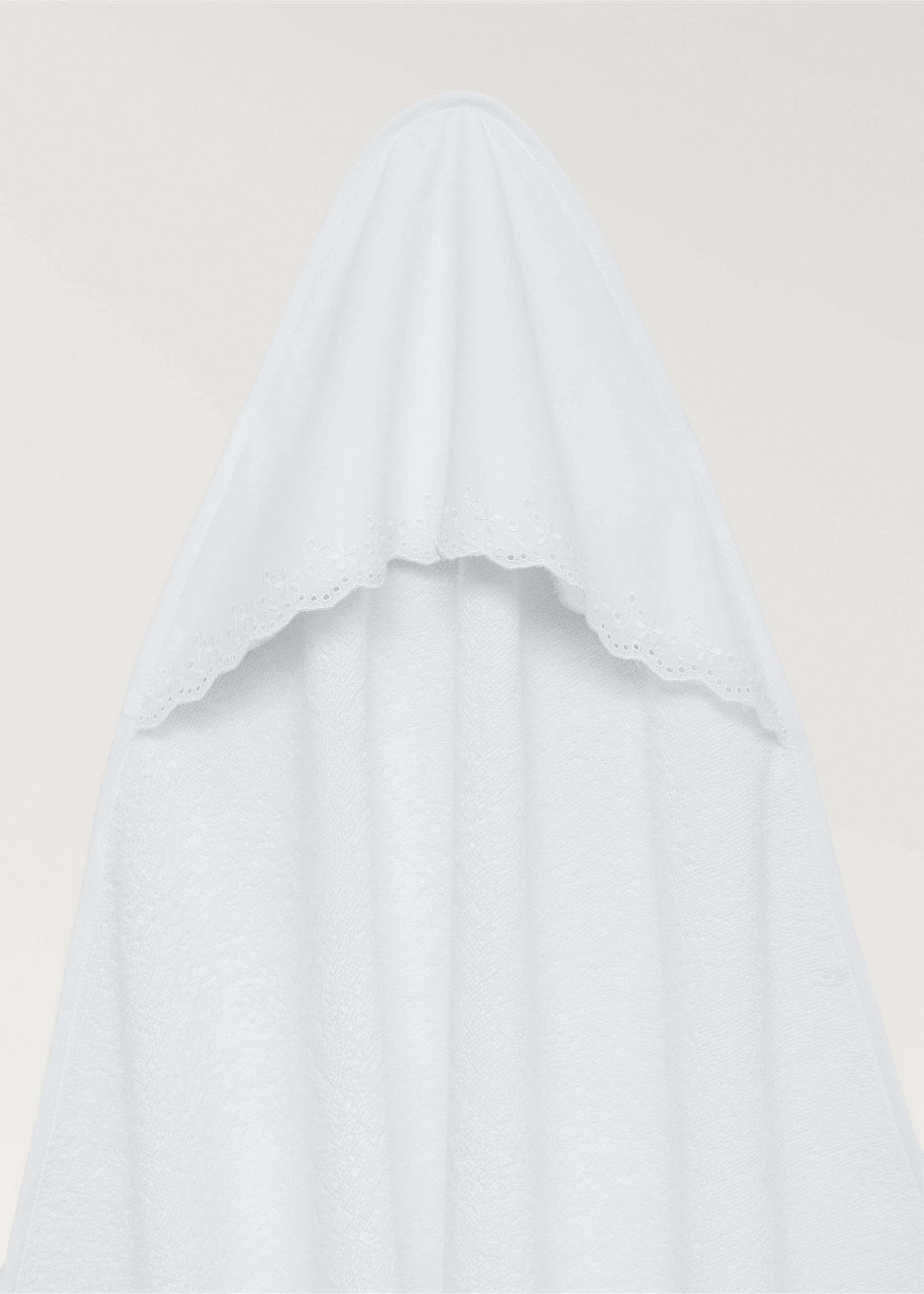 Toalla baño infantil capucha bordado floral - Detalle del artículo 3, Blanco. Ref: 27072928-00.