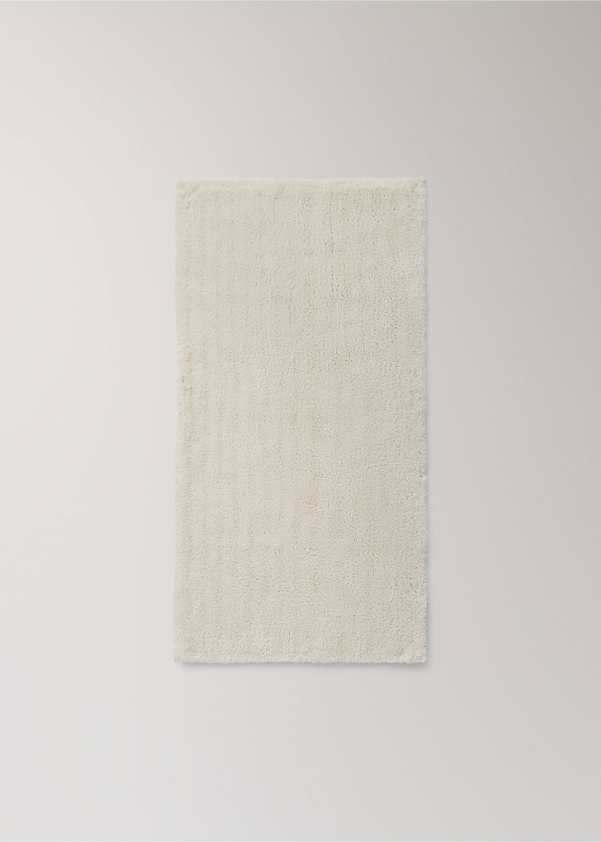 Weicher Teppich - Artikel ohne Model, Cremeweiß. Ref: 27073270-00.