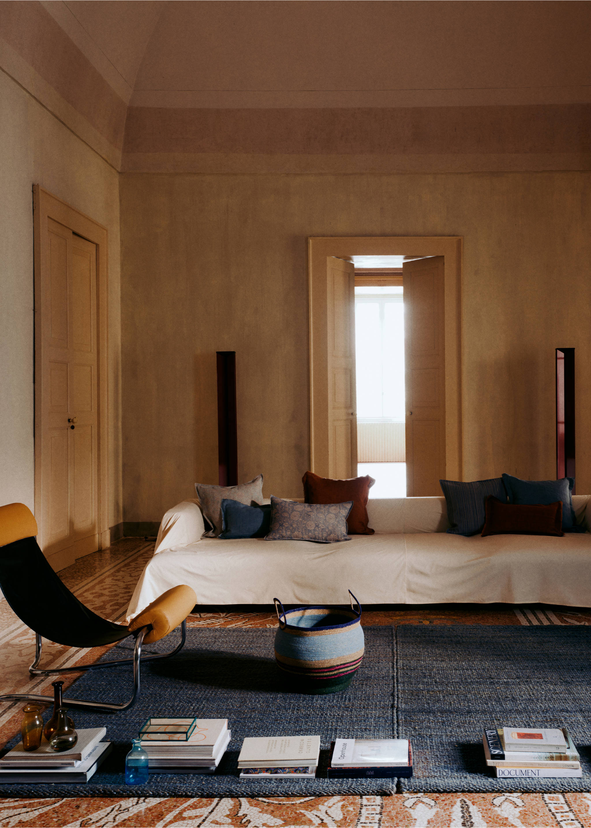 Large round basket with large striped handles - Details of the article 6, Pastel Green. Ref: 27073272-00.