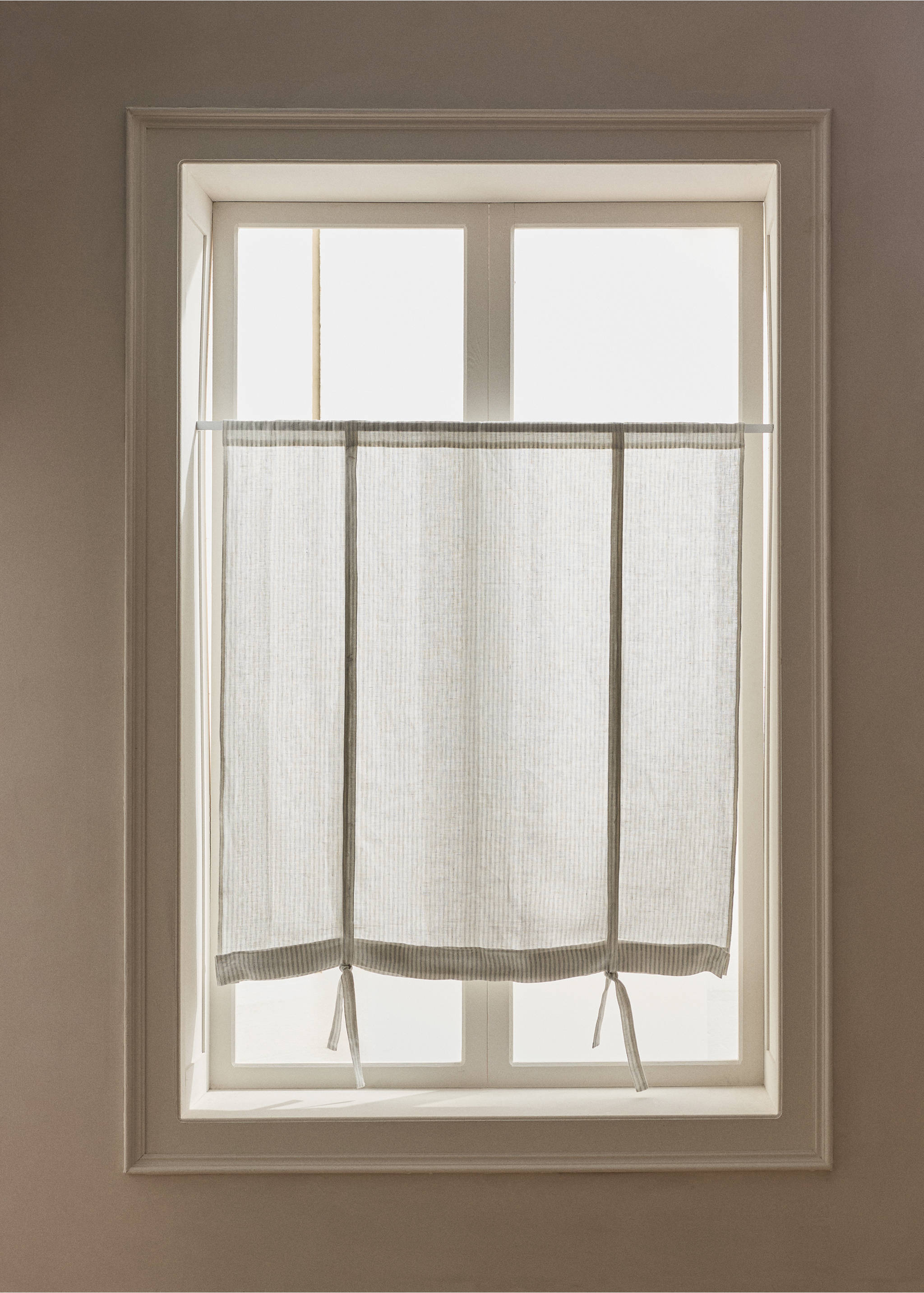 Linen roller blind with woven stripe, medium opacity - General plane, Off White. Ref: 27073274-00.