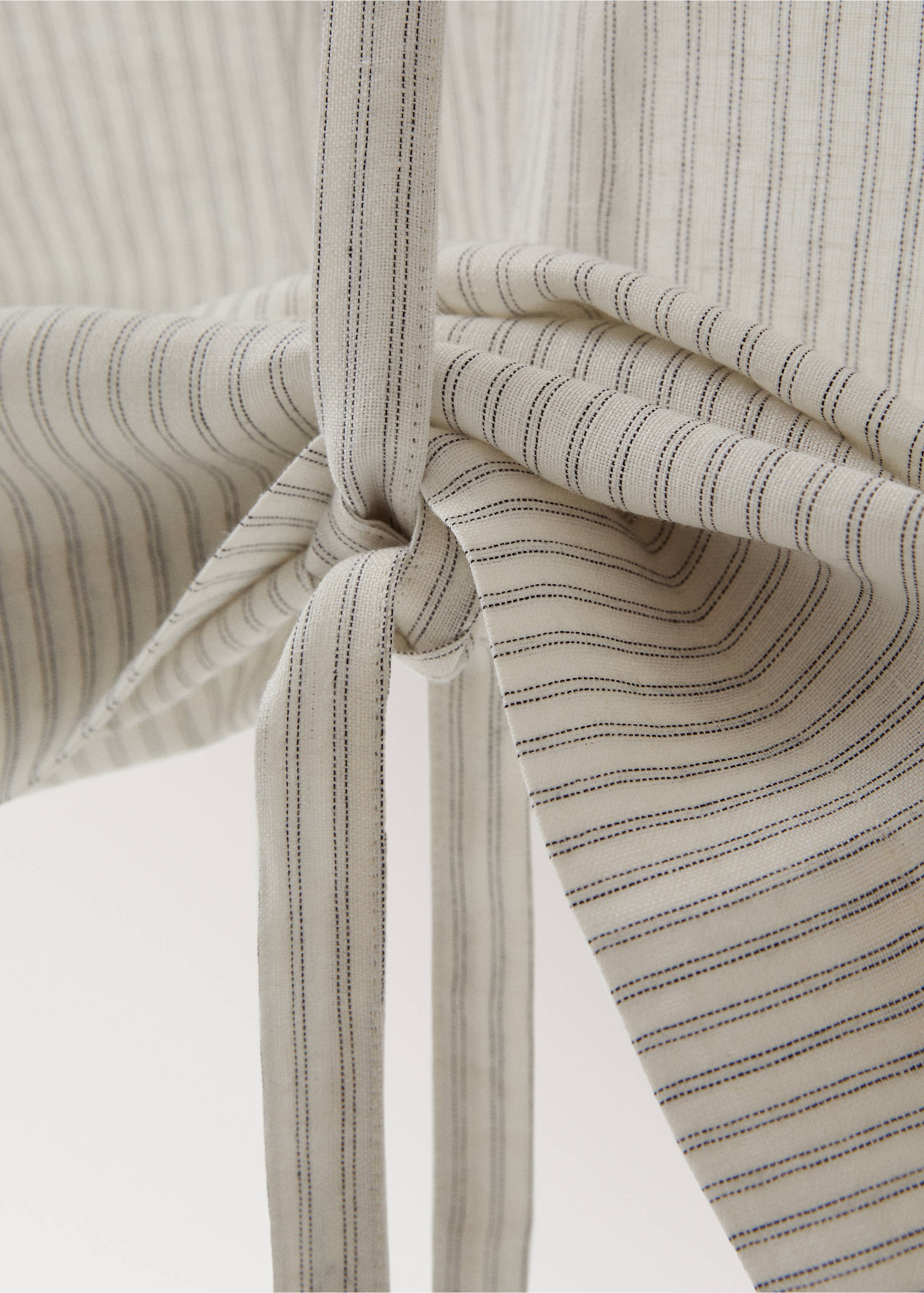 Linen roller blind with woven stripe, medium opacity - Details of the article 1, Off White. Ref: 27073274-00.