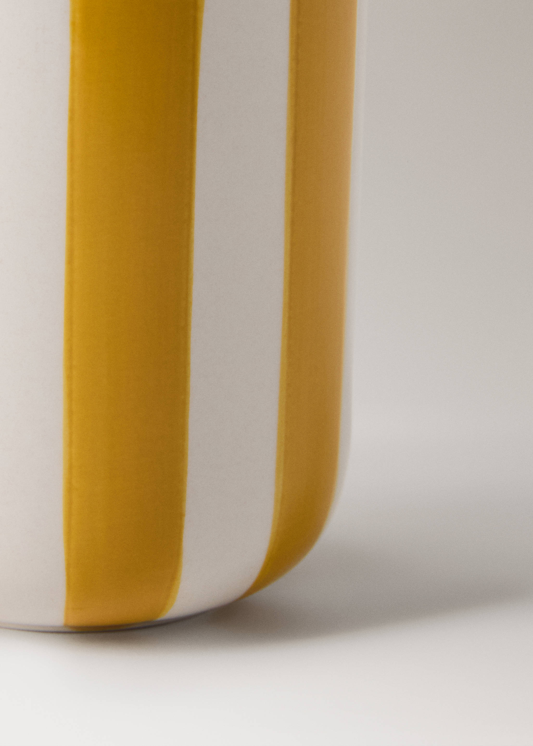 Ceramic toothbrush cup with painted stripes - Details of the article 2