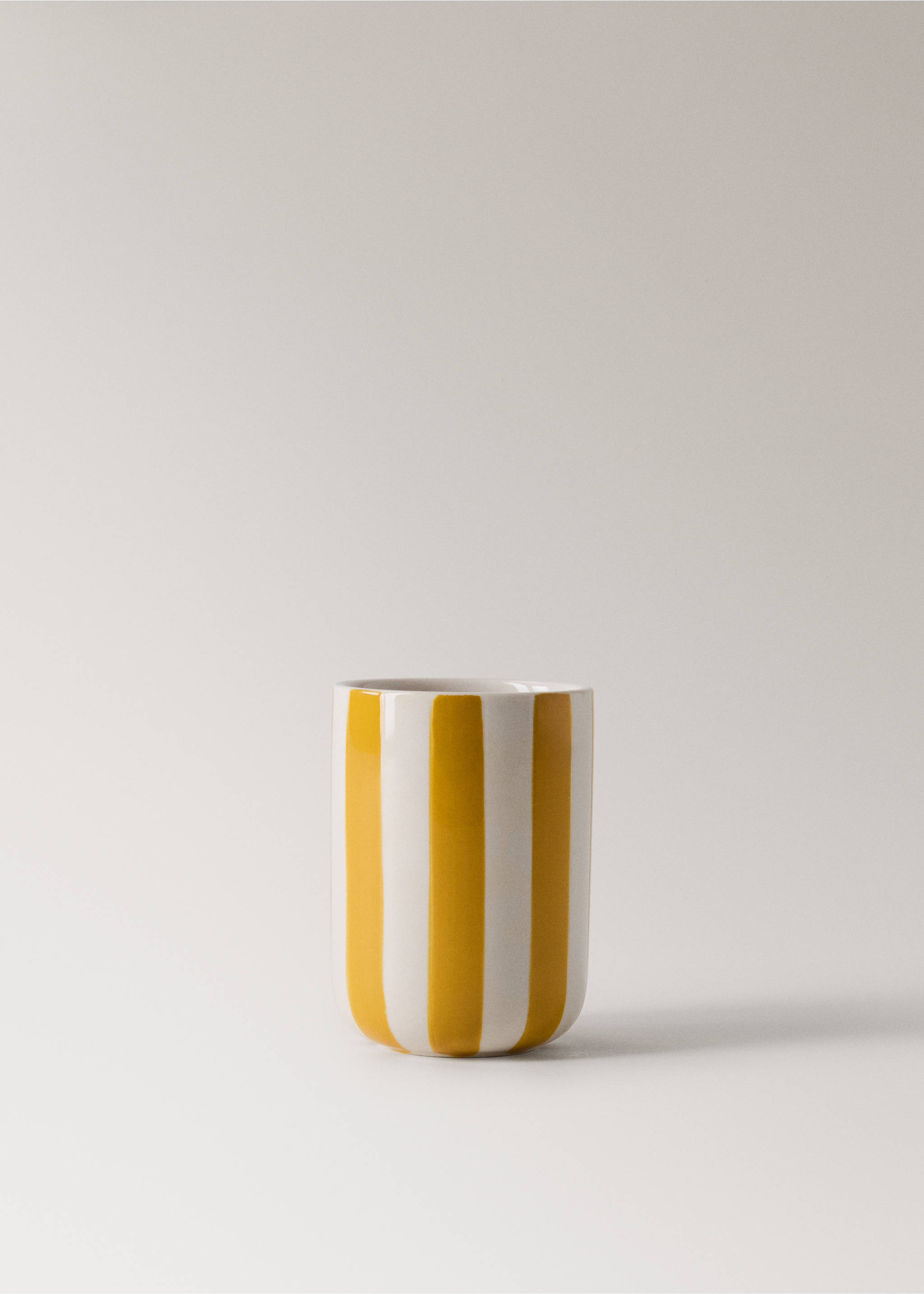 Ceramic toothbrush cup with painted stripes - Article without model, Mustard. Ref: 27073281-00.