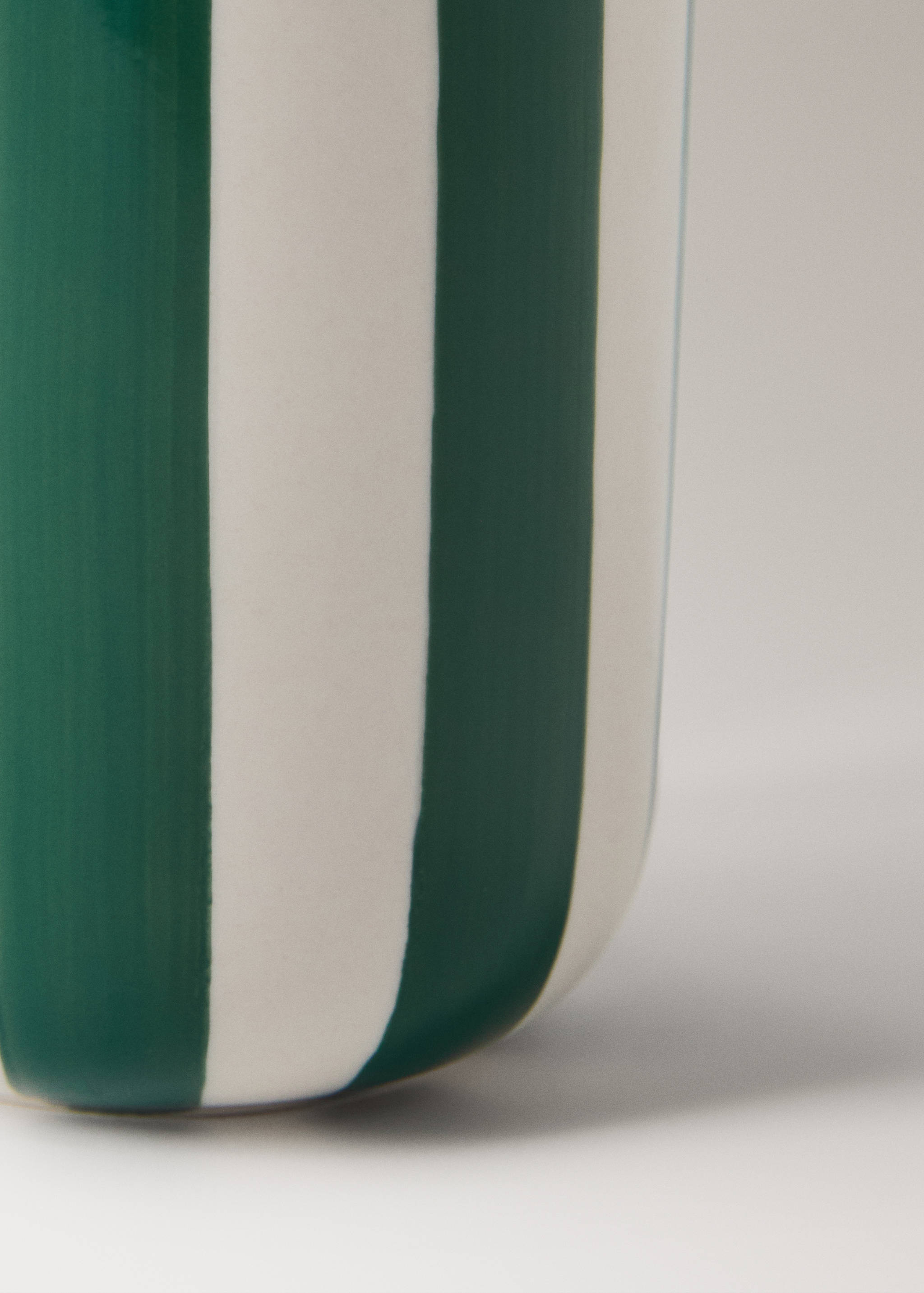 Ceramic toothbrush cup with painted stripes - Details of the article 2