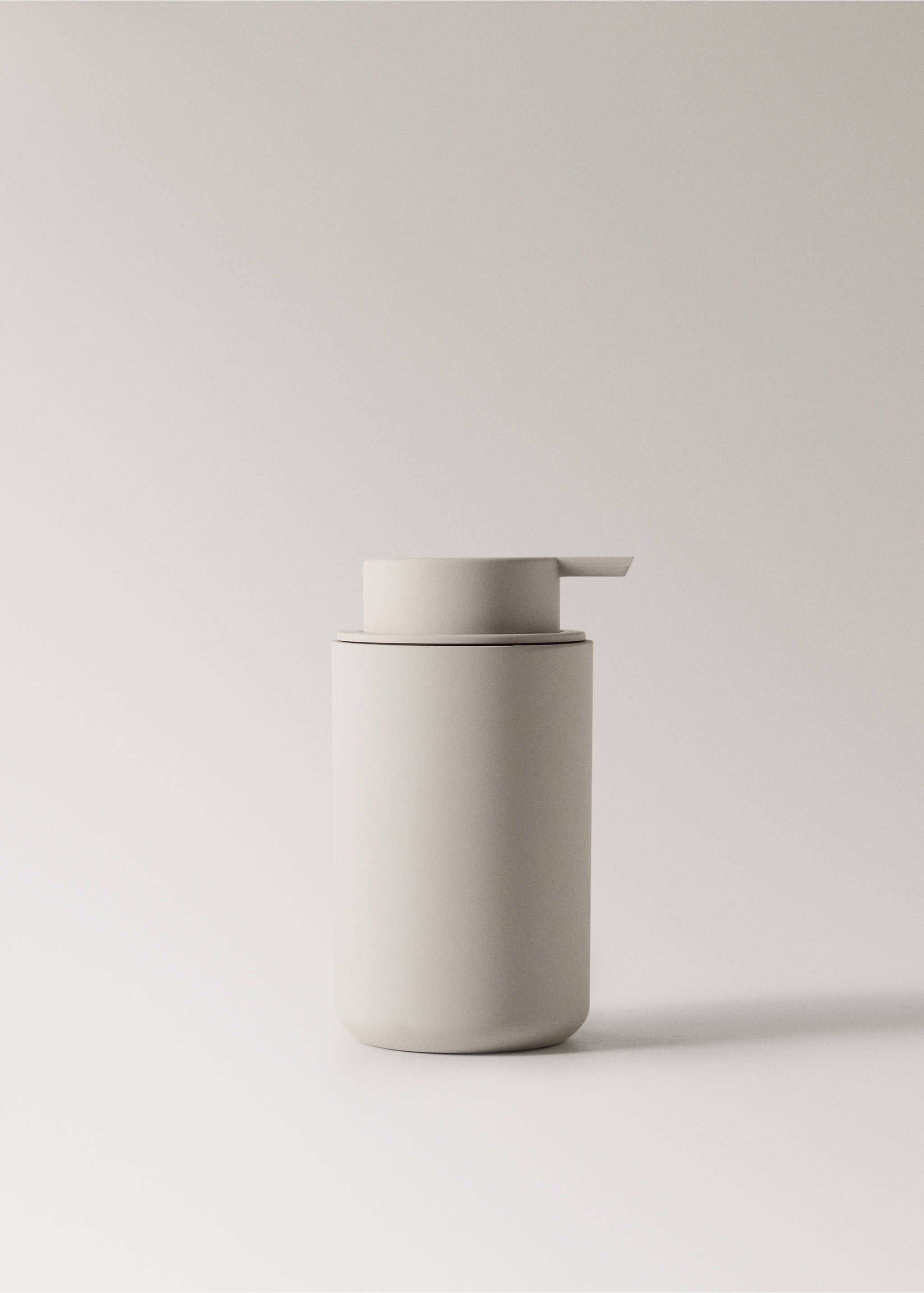 Resin soap dispenser - Article without model, Ecru. Ref: 27073282-00.