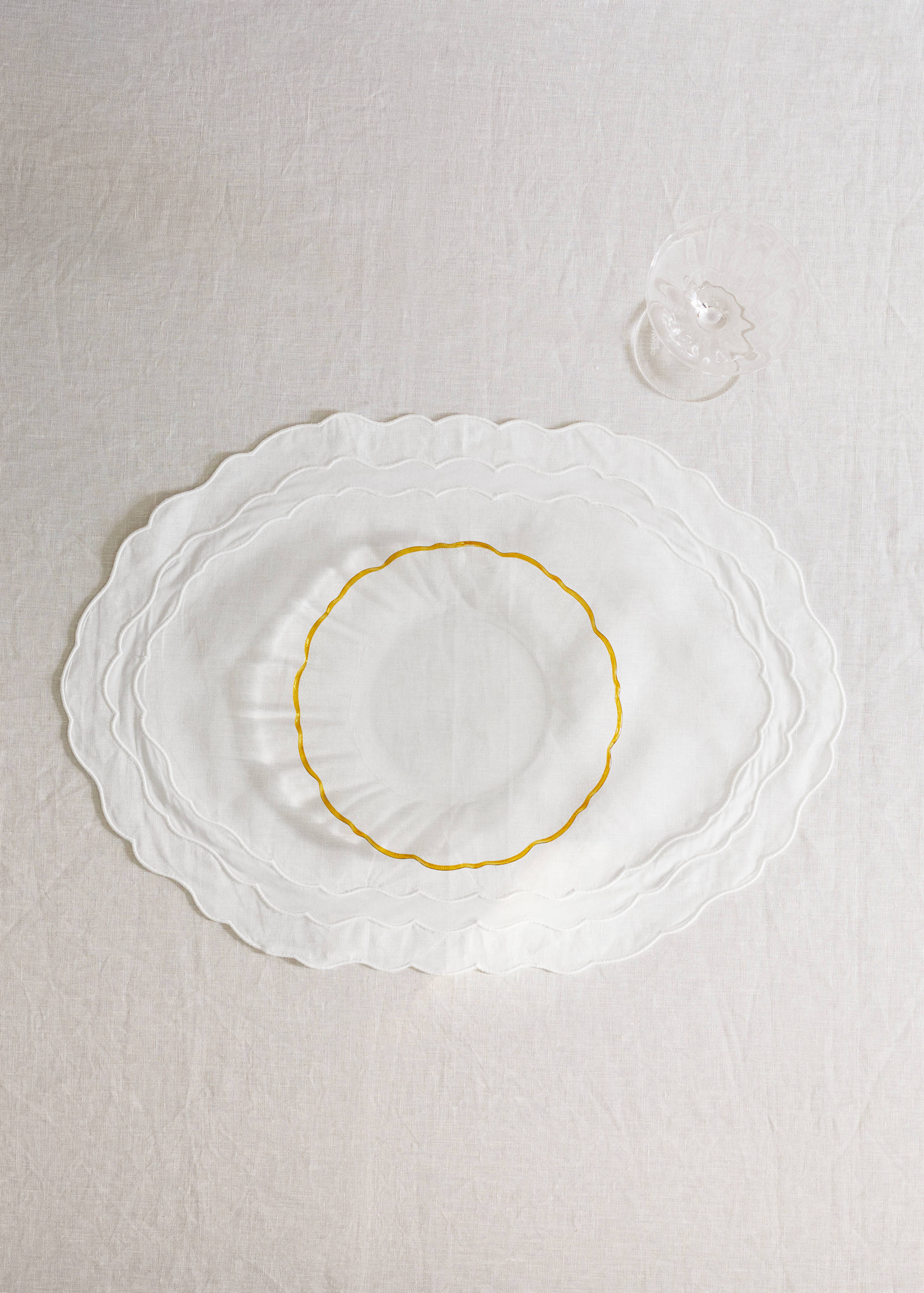 Embroidered cotton-linen placemat - General plane