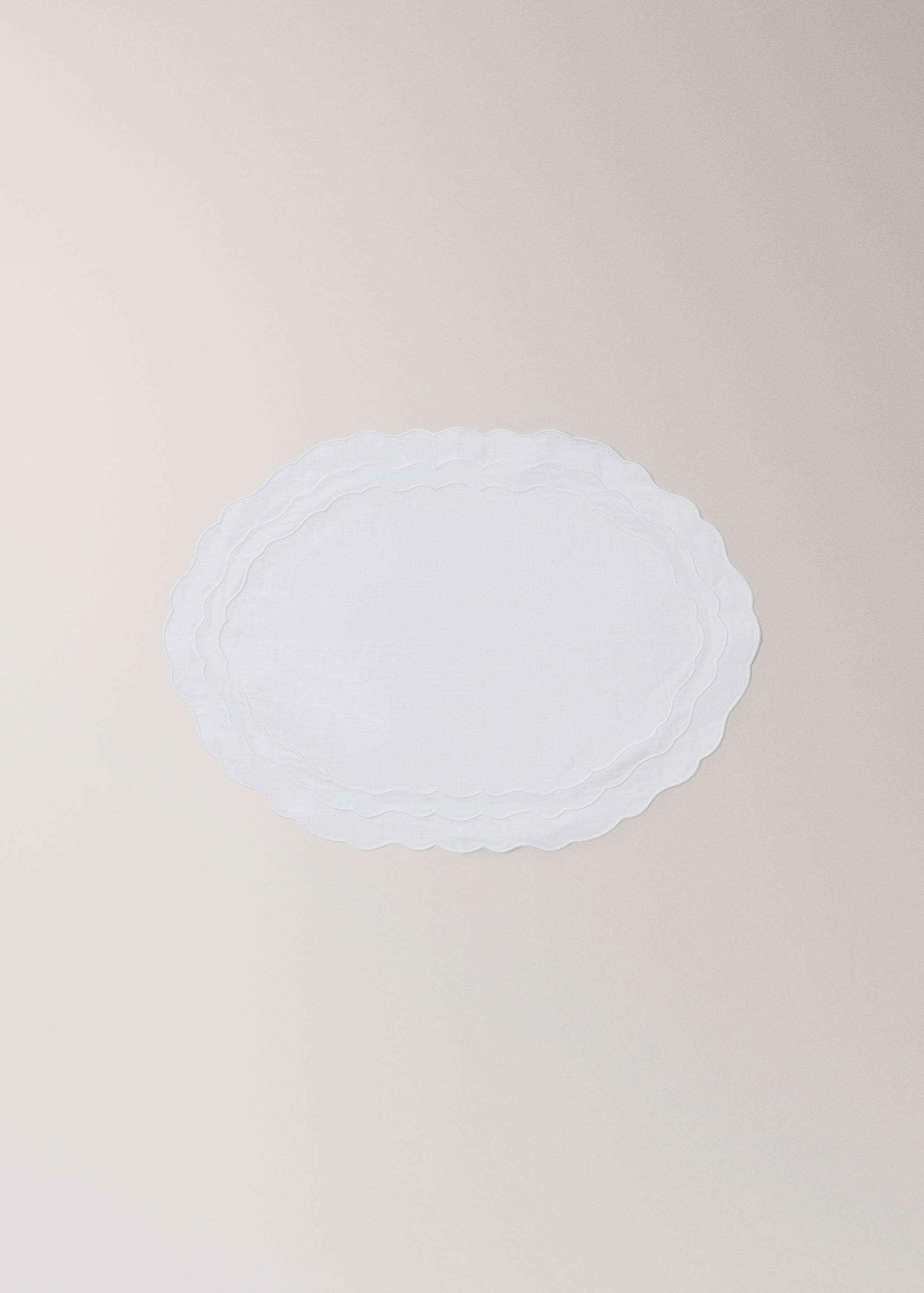 Embroidered cotton-linen placemat - Article without model