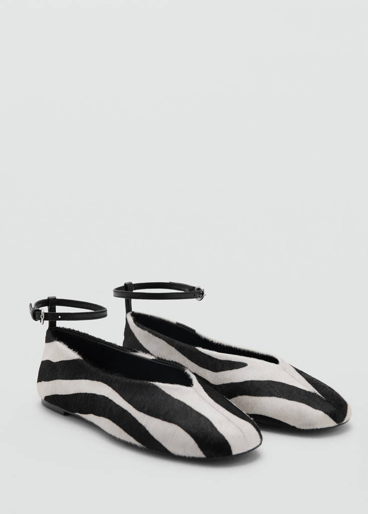 Leather shoe with fur and bracelet strap — Black