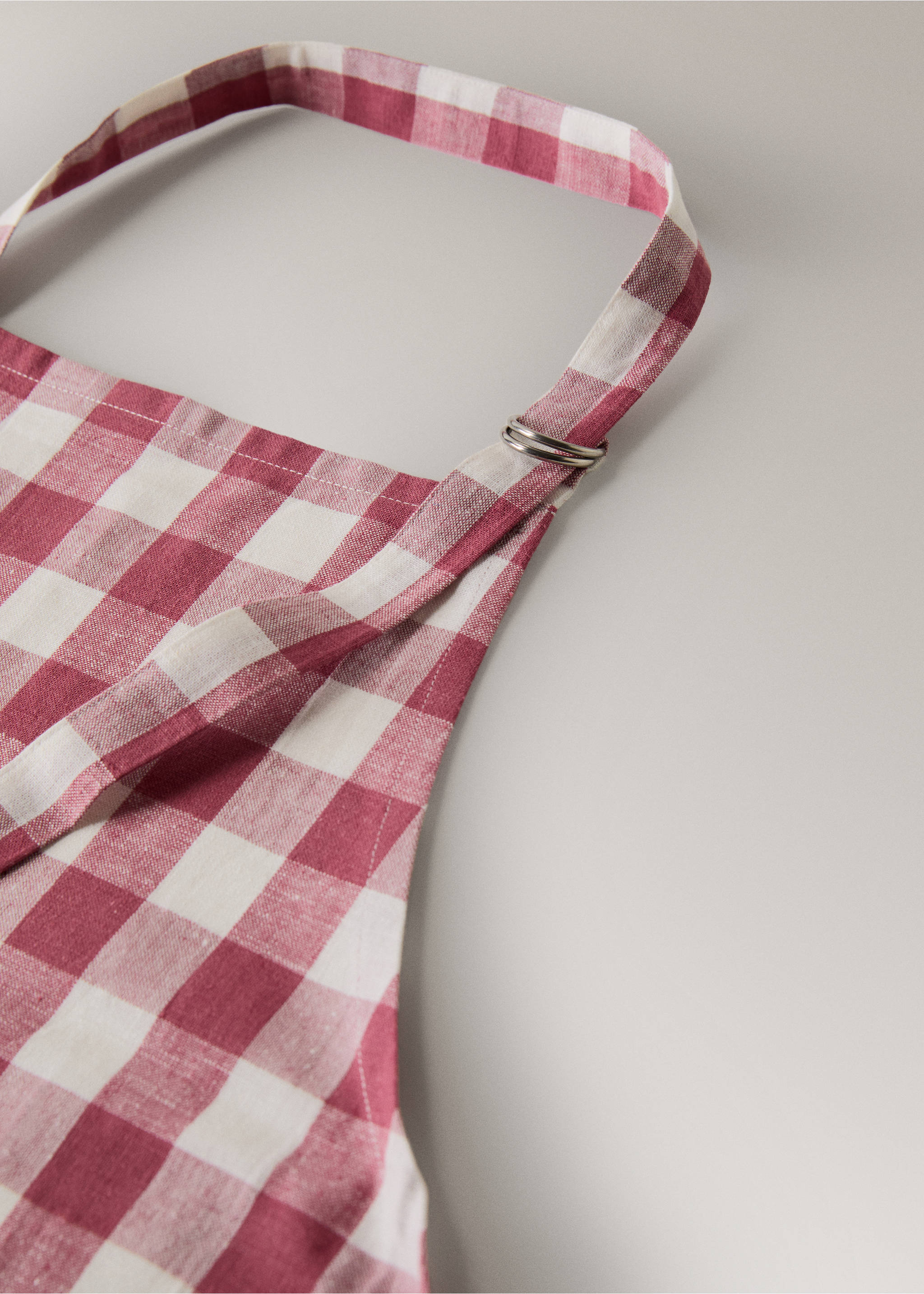 Avental de algodão e linho de quadrados vichy - Pormenor do artigo 2, Rosa. Ref: 27073291-00.