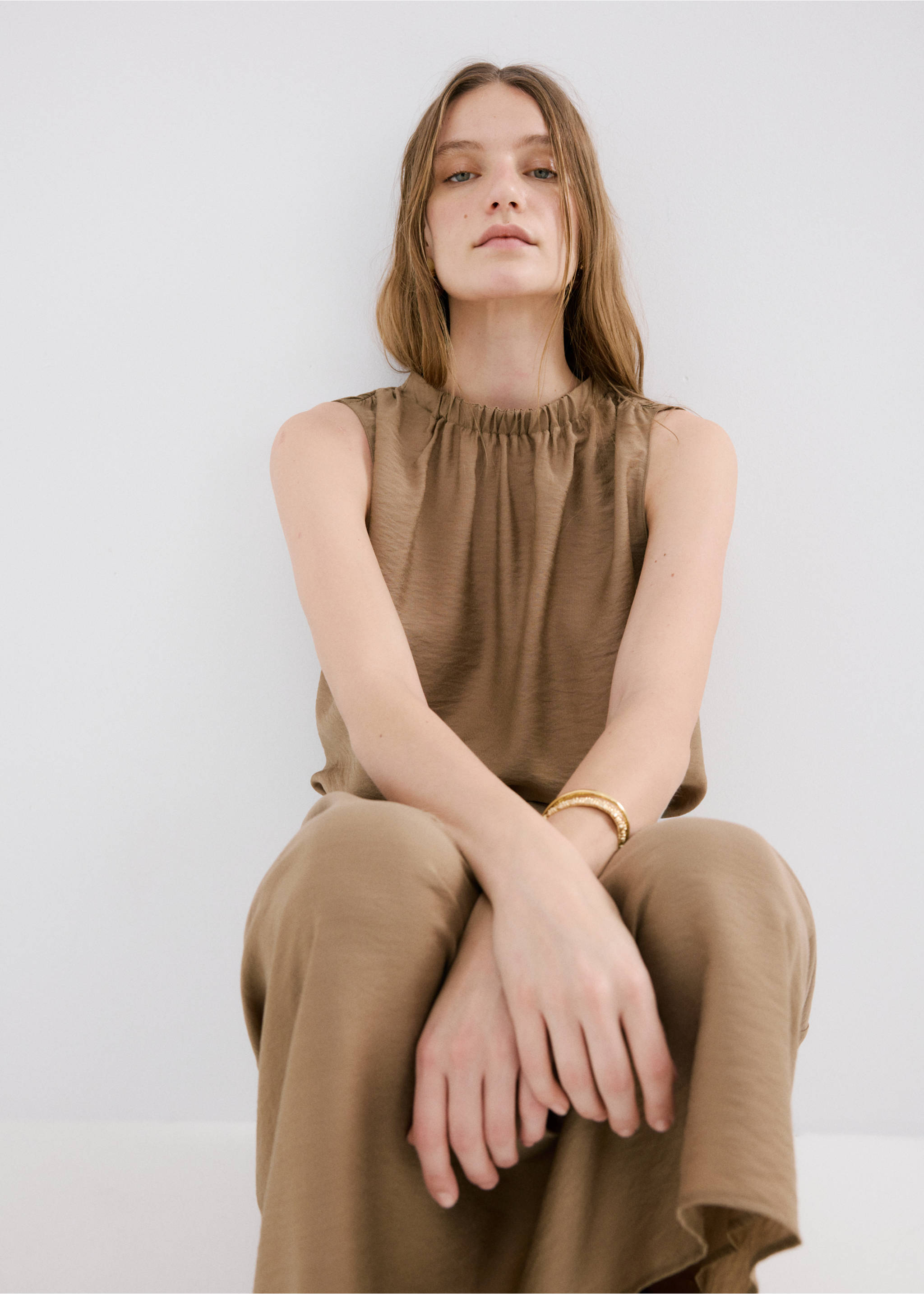 Draped neck satin top - Details of the article 2, Brown. Ref: 27073300-00.
