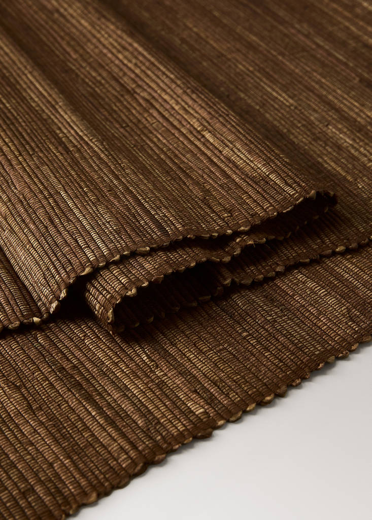 Natural fibre table runner — Brown