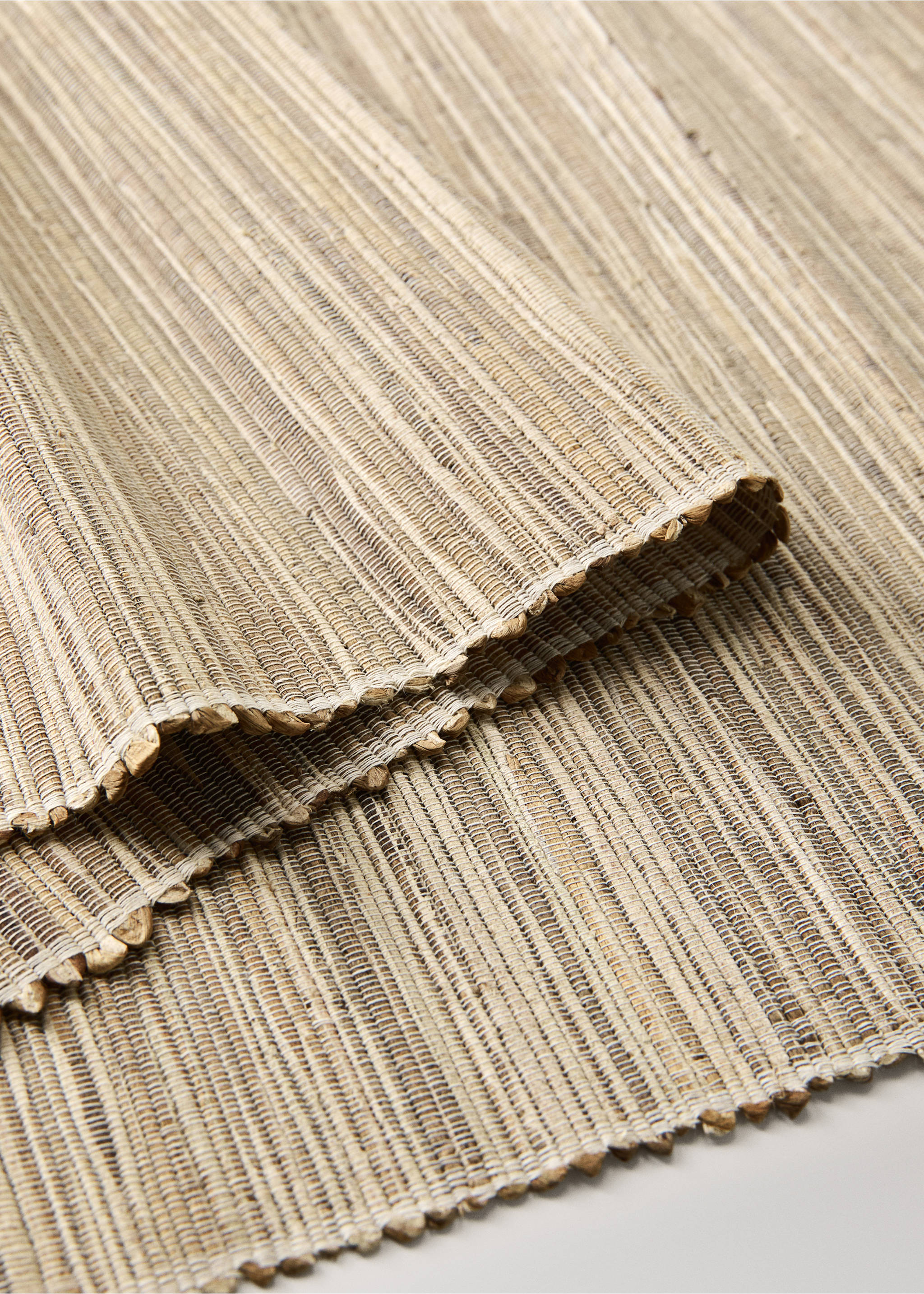 Table-runner anna - Details of the article 1, Light/Pastel Brown. Ref: 27073301-00.