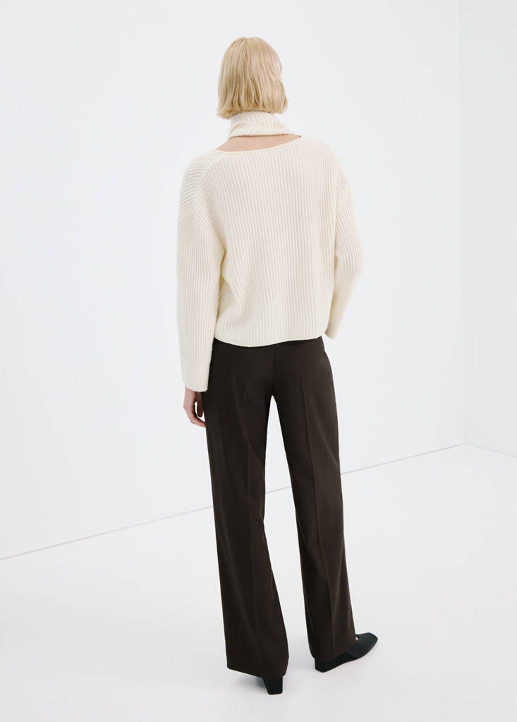 Wide leg mid-rise pleated trousers — Brown