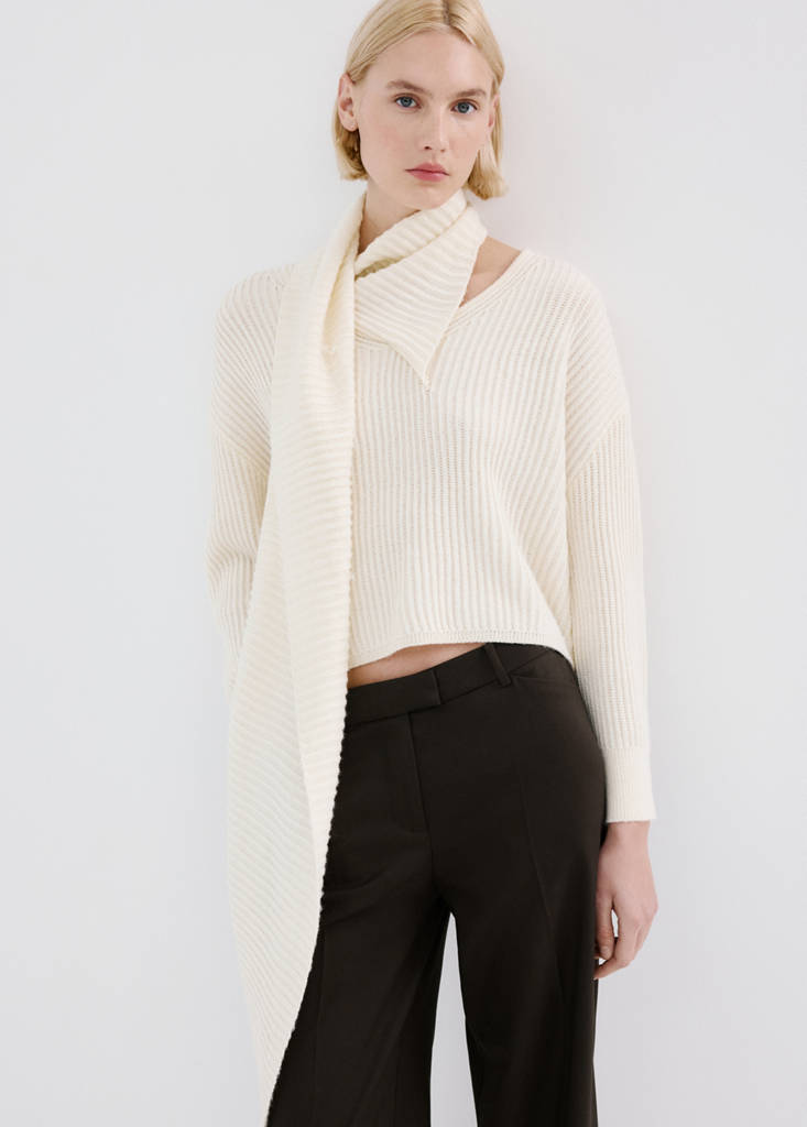Wide leg mid-rise pleated trousers — Brown