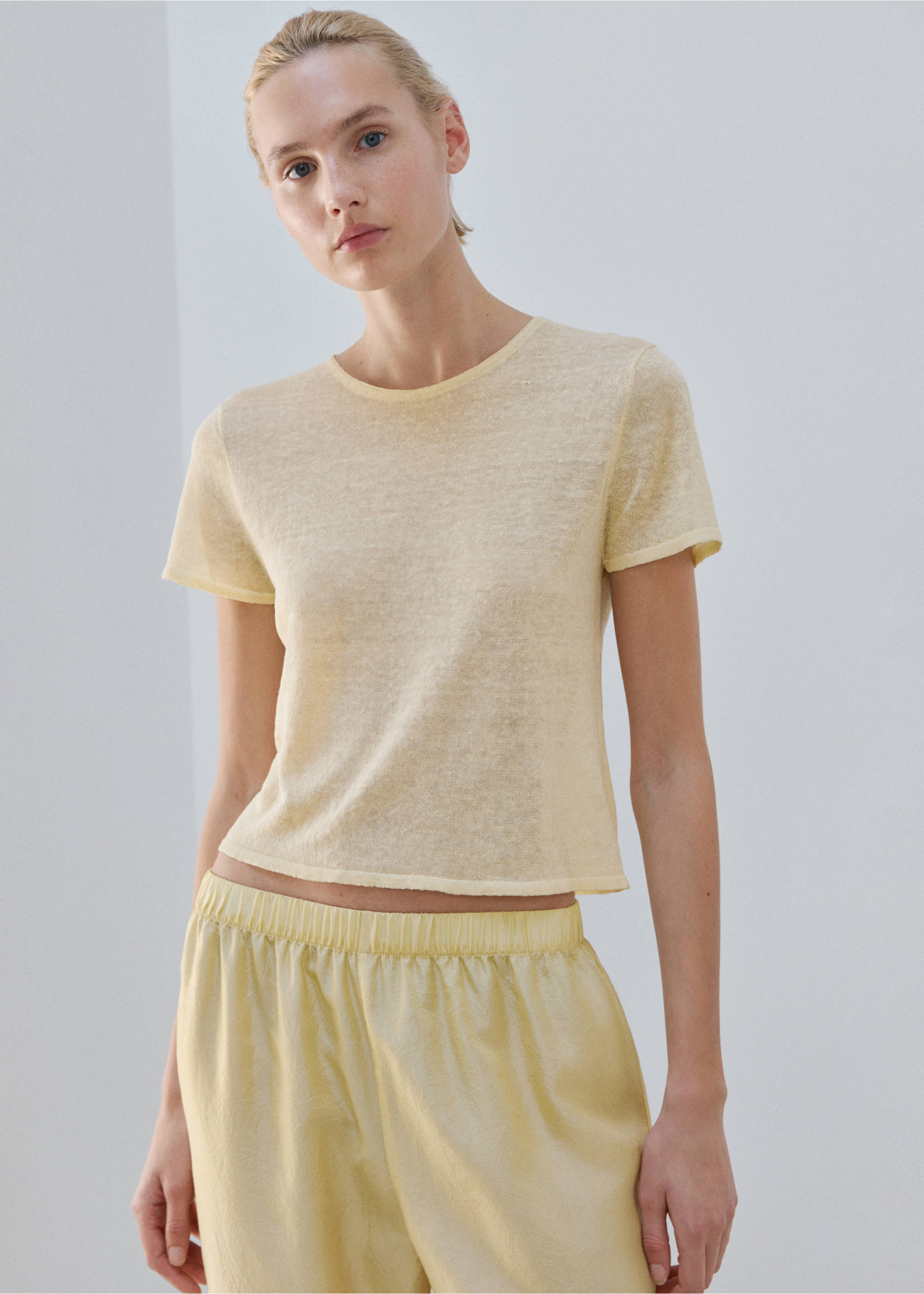 Kurzarm-T-Shirt aus Leinenmischung in Pastellfarben - Mittlere Ansicht, Pastellgelb. Ref: 27073314-00.