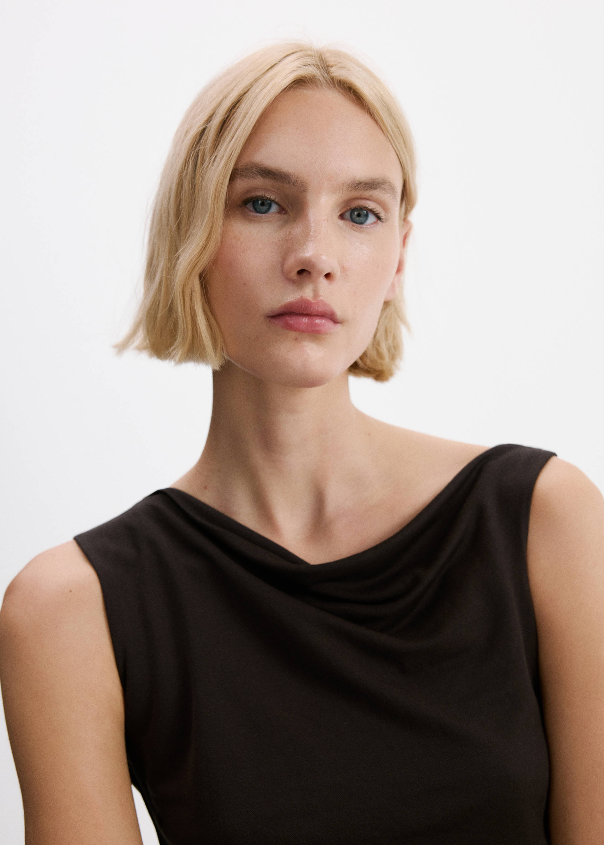 垂坠领不对称上衣 - null