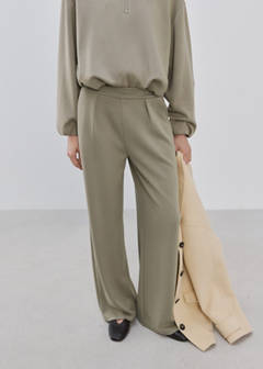 Straight-fit trousers with elastic waist — Khaki 1