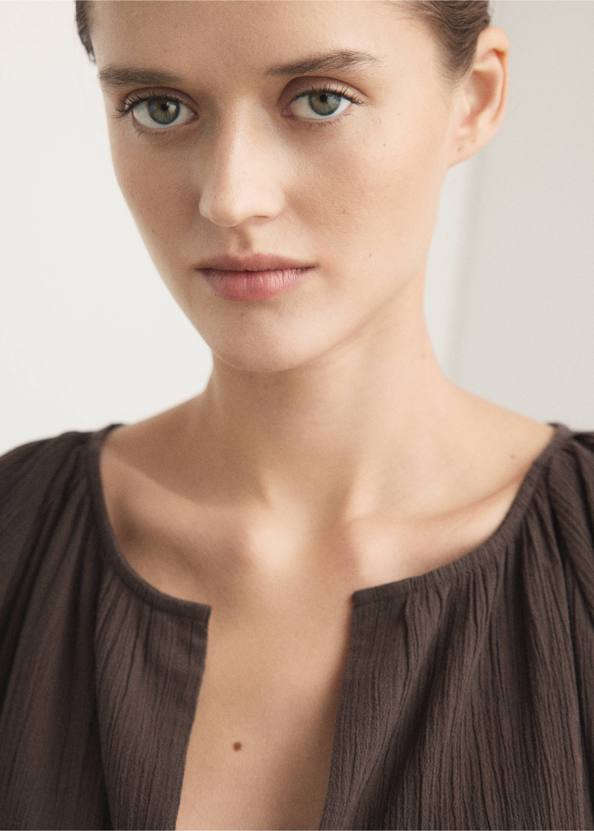 Nachthemd van mousseline - Detail van het artikel 1, Chocoladebruin. Ref: 27073329-00.