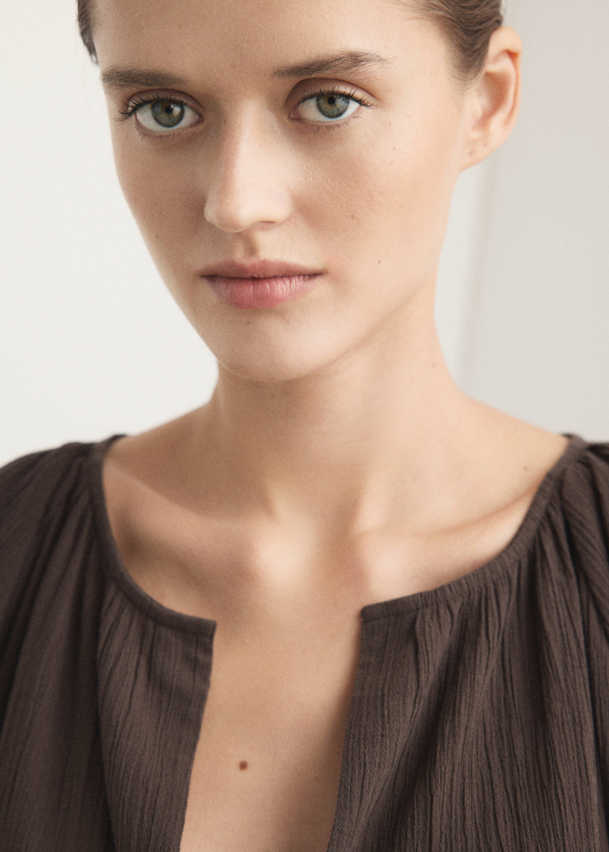 Нічна сорочка з жатої газової тканини - Детальніше про товар 1