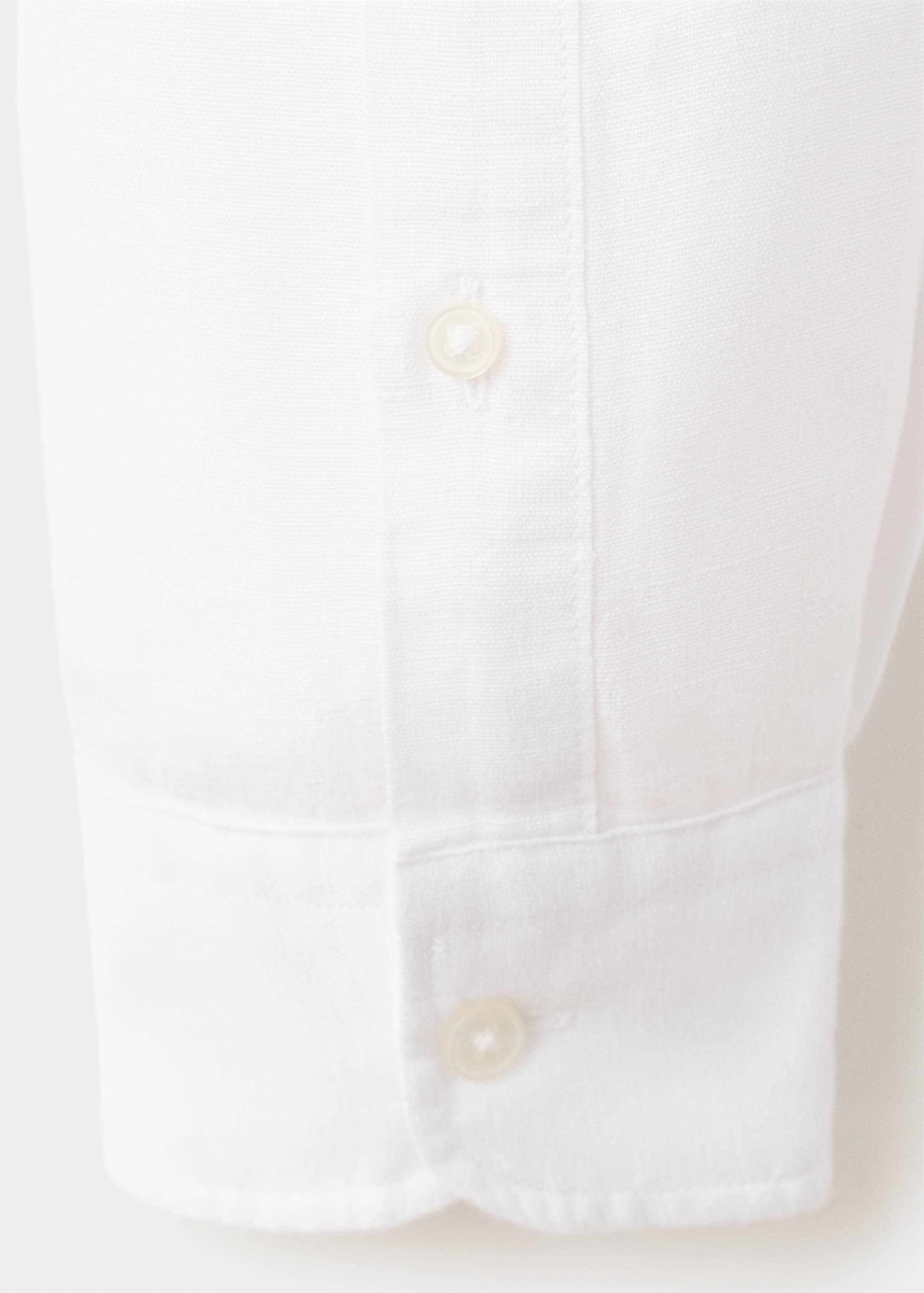 Льняная рубашка с карманом - Деталь изделия 0
