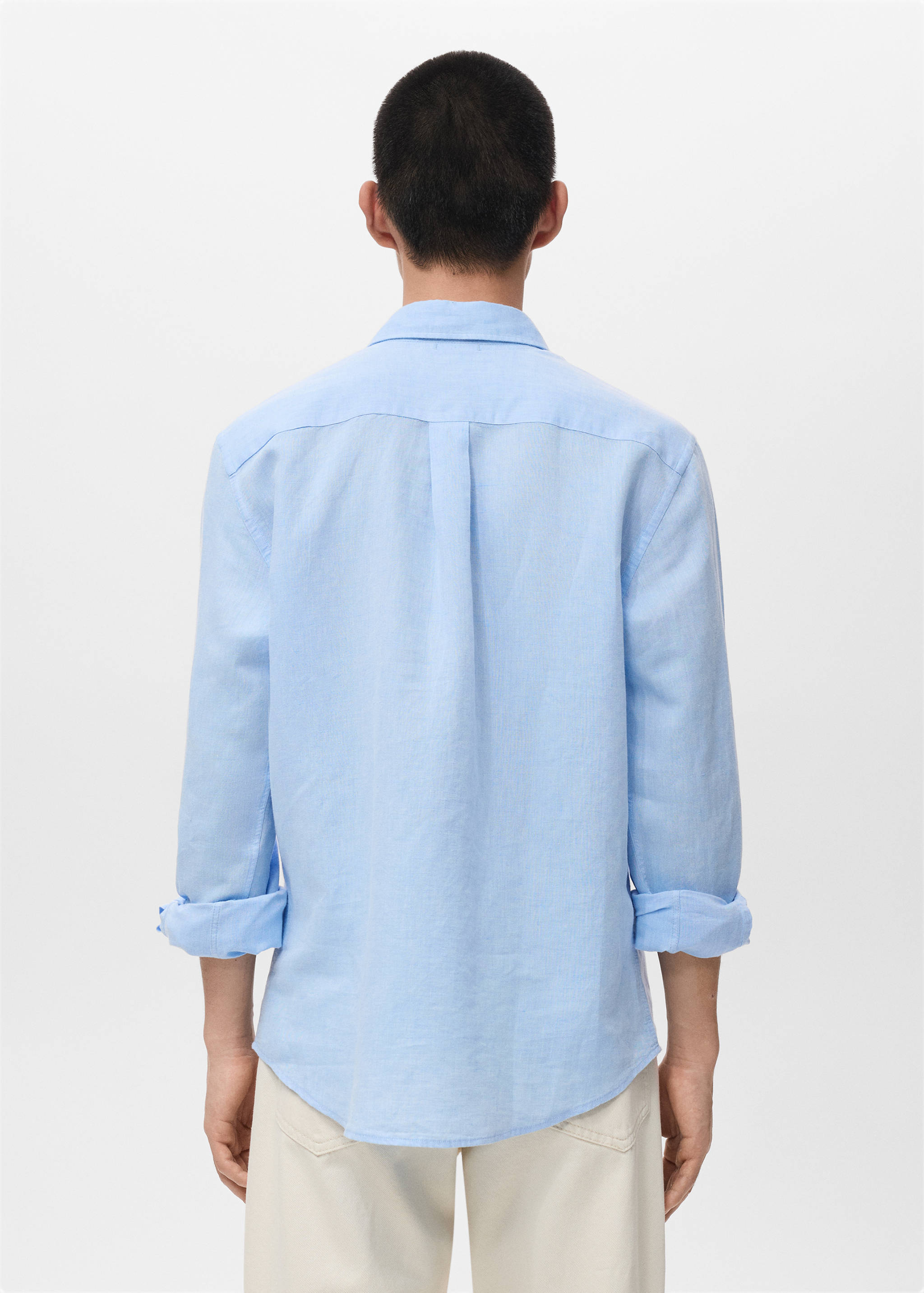 Льняная рубашка с карманом - Обратная сторона изделия
