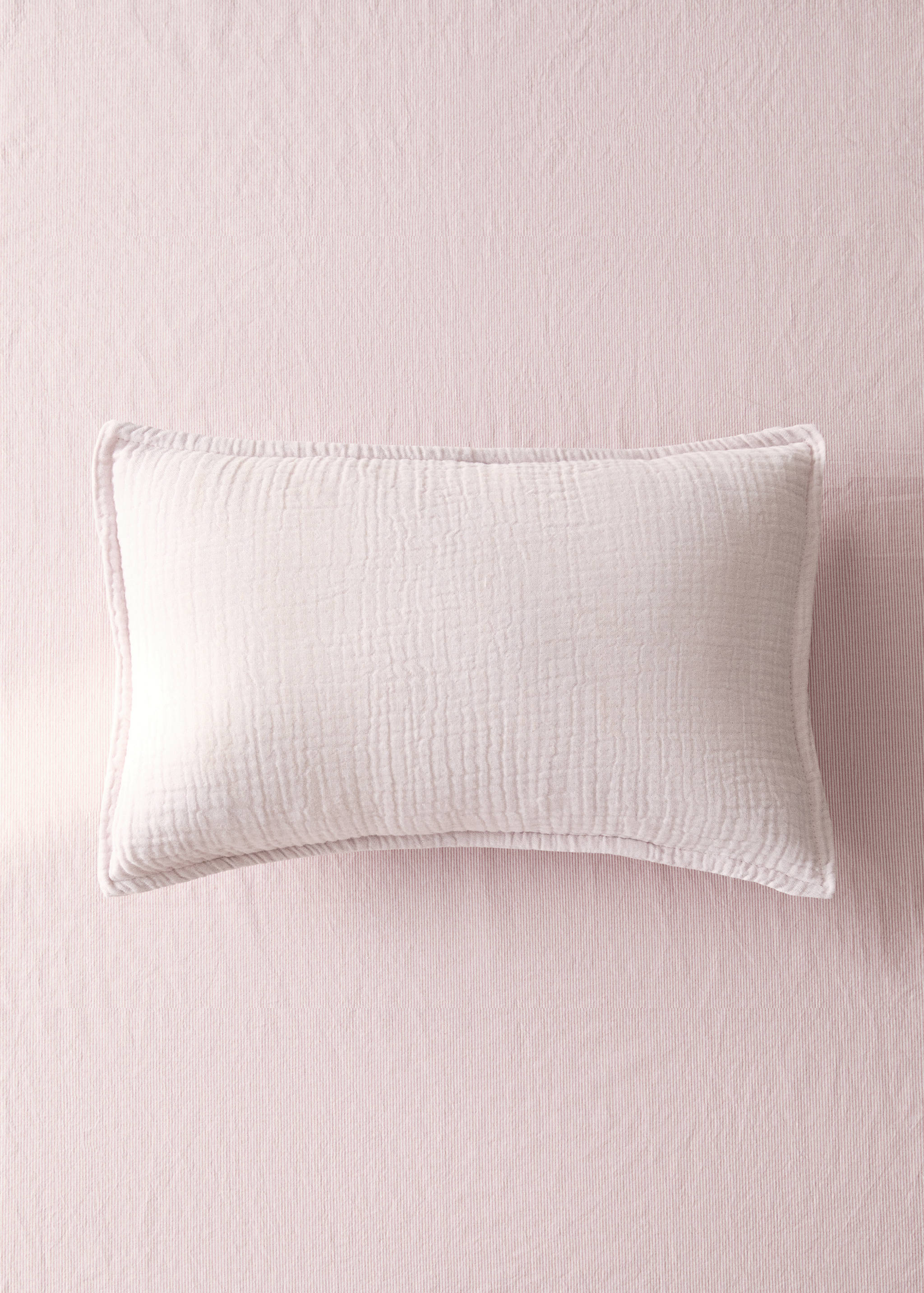 Housse de coussin enfant en gaze de coton teint en pièce, 30 x 40 cm - Plan général