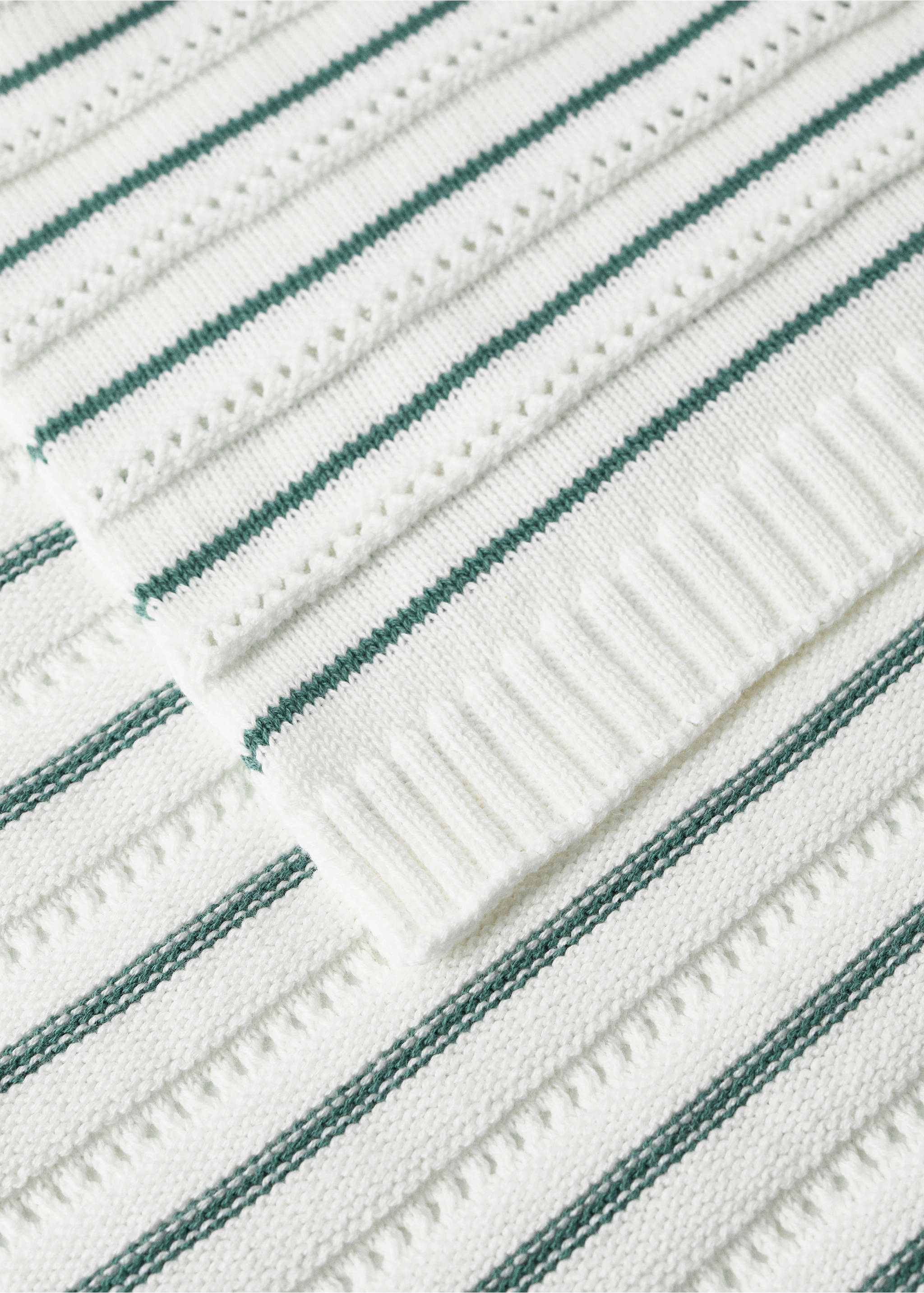 Children's cotton striped blanket - Details of the article 1, Petrol Blue. Ref: 27073339-00.