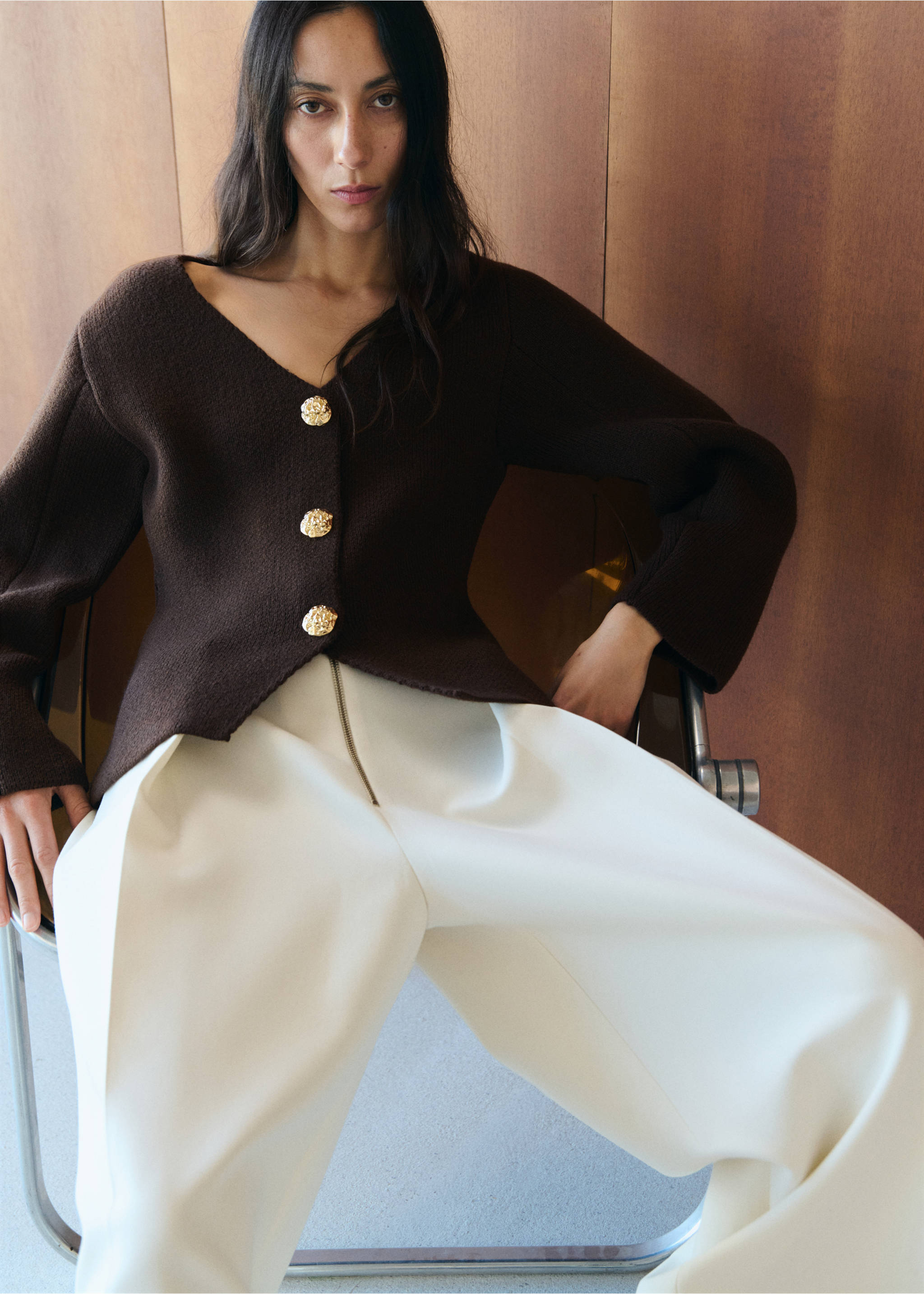 Knitted jacket with jewel buttons - Medium plane, Chocolate. Ref: 27073344-00.