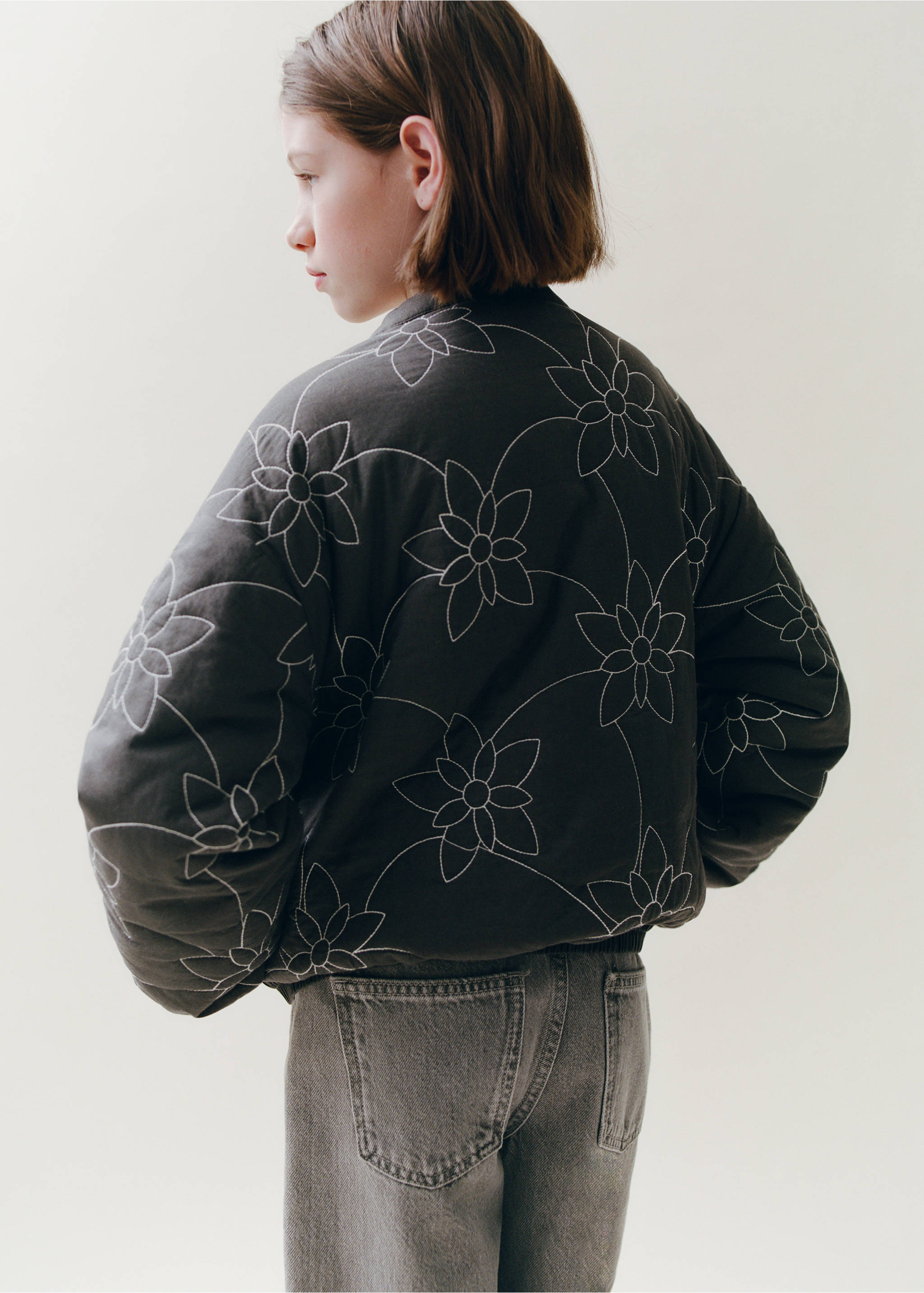 Стеганая куртка с вышивкой - Деталь изделия 7, Угольно-серый. Ref: 27073709-00.