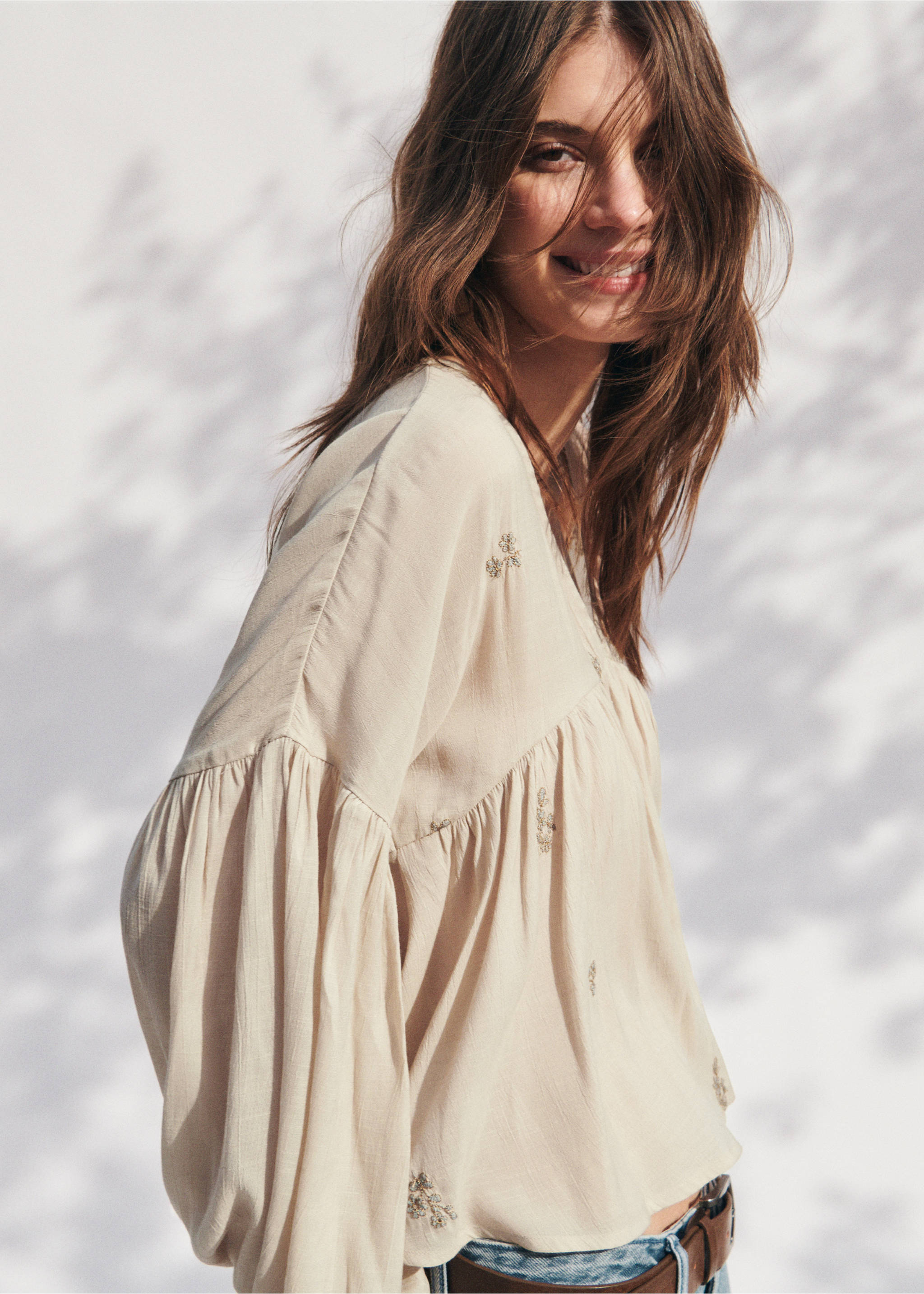 Bead detail blouse - Details of the article 6, Beige. Ref: 27073729-00.